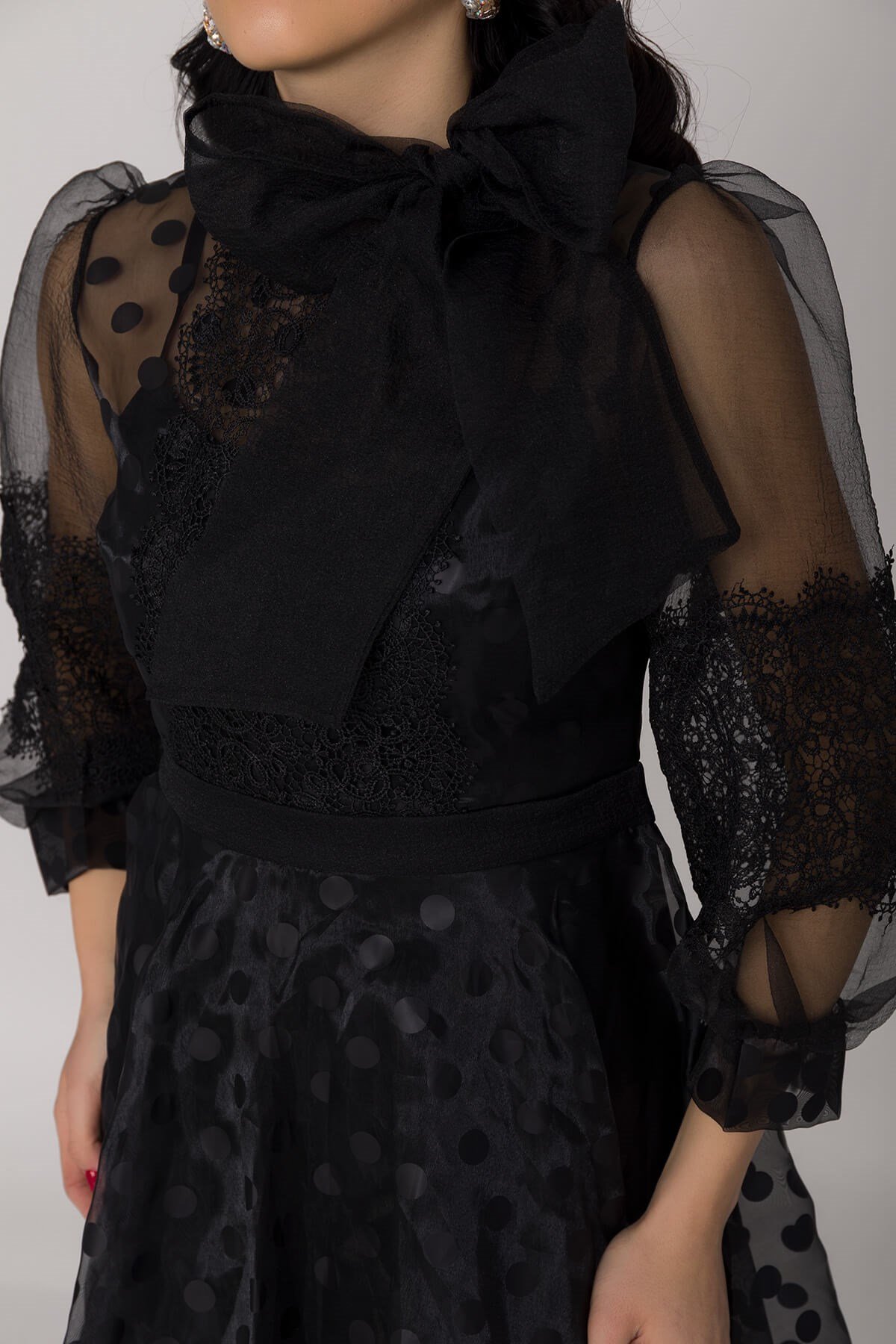610049 KB Astarlı Tül Kol Puanlı Organze Kısa Elbise