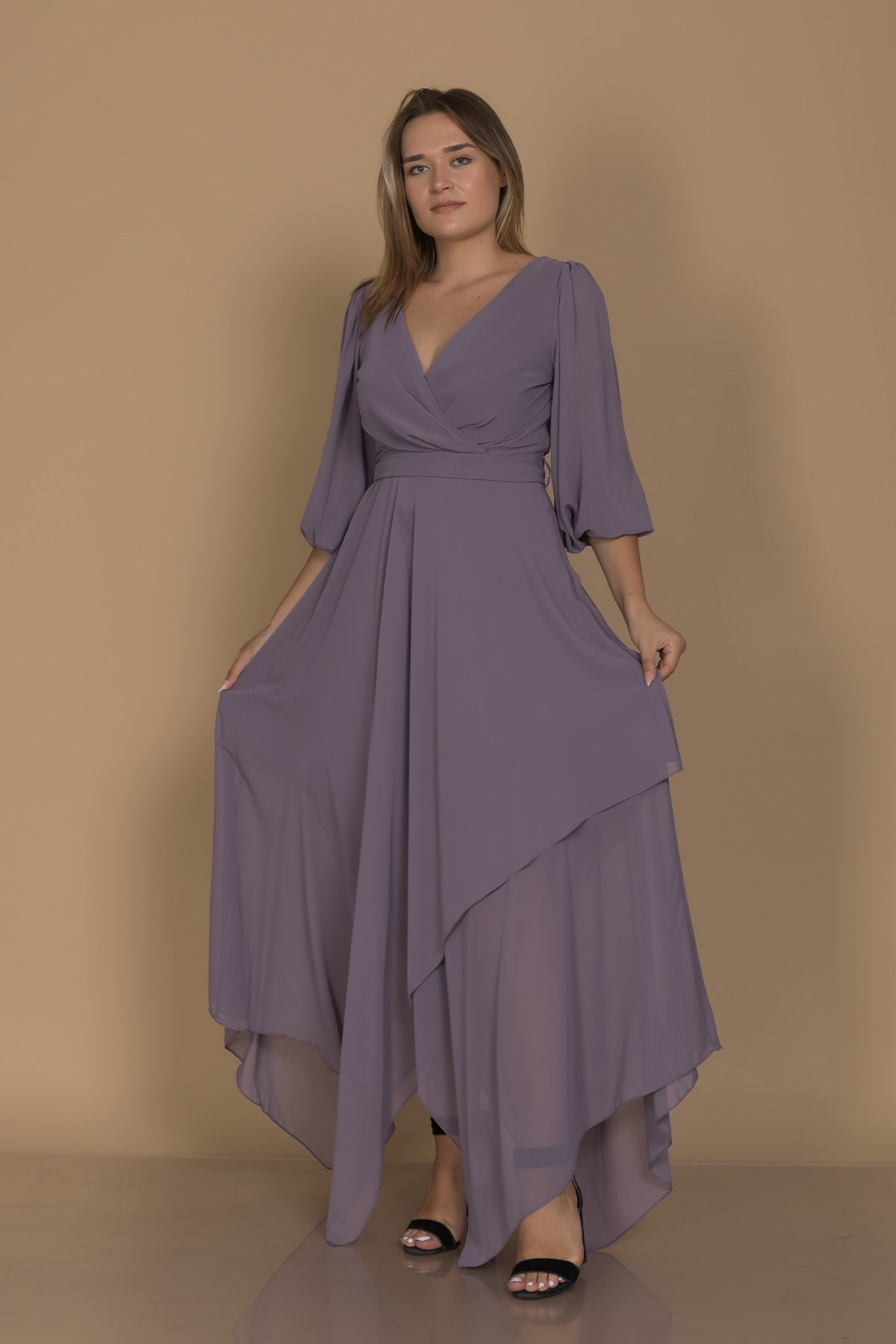 610901 Eteği Asimetrik Balon Kol Vyaka Kuşaklı Şifon Büyük Beden Kısa Elbise