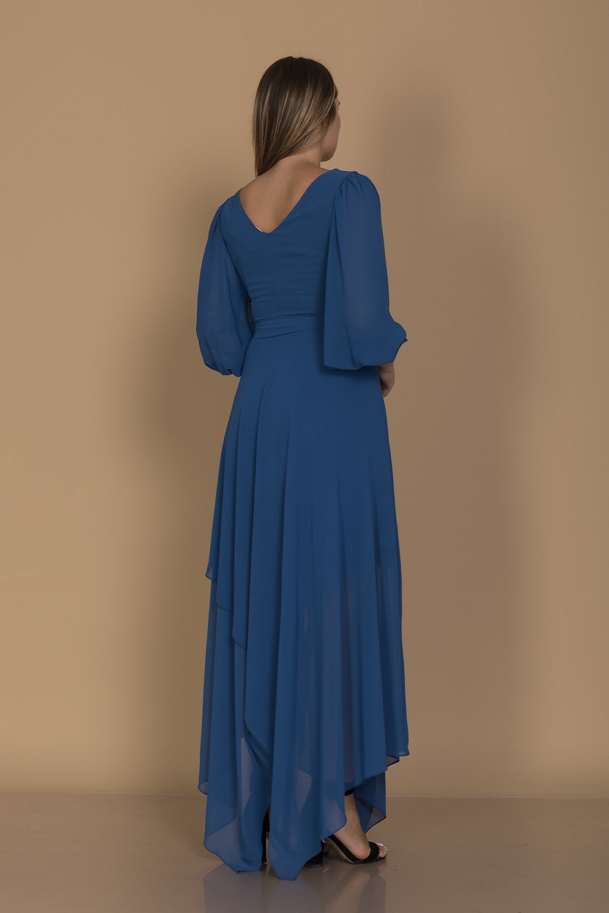 610901 Eteği Asimetrik Balon Kol Vyaka Kuşaklı Şifon Büyük Beden Kısa Elbise