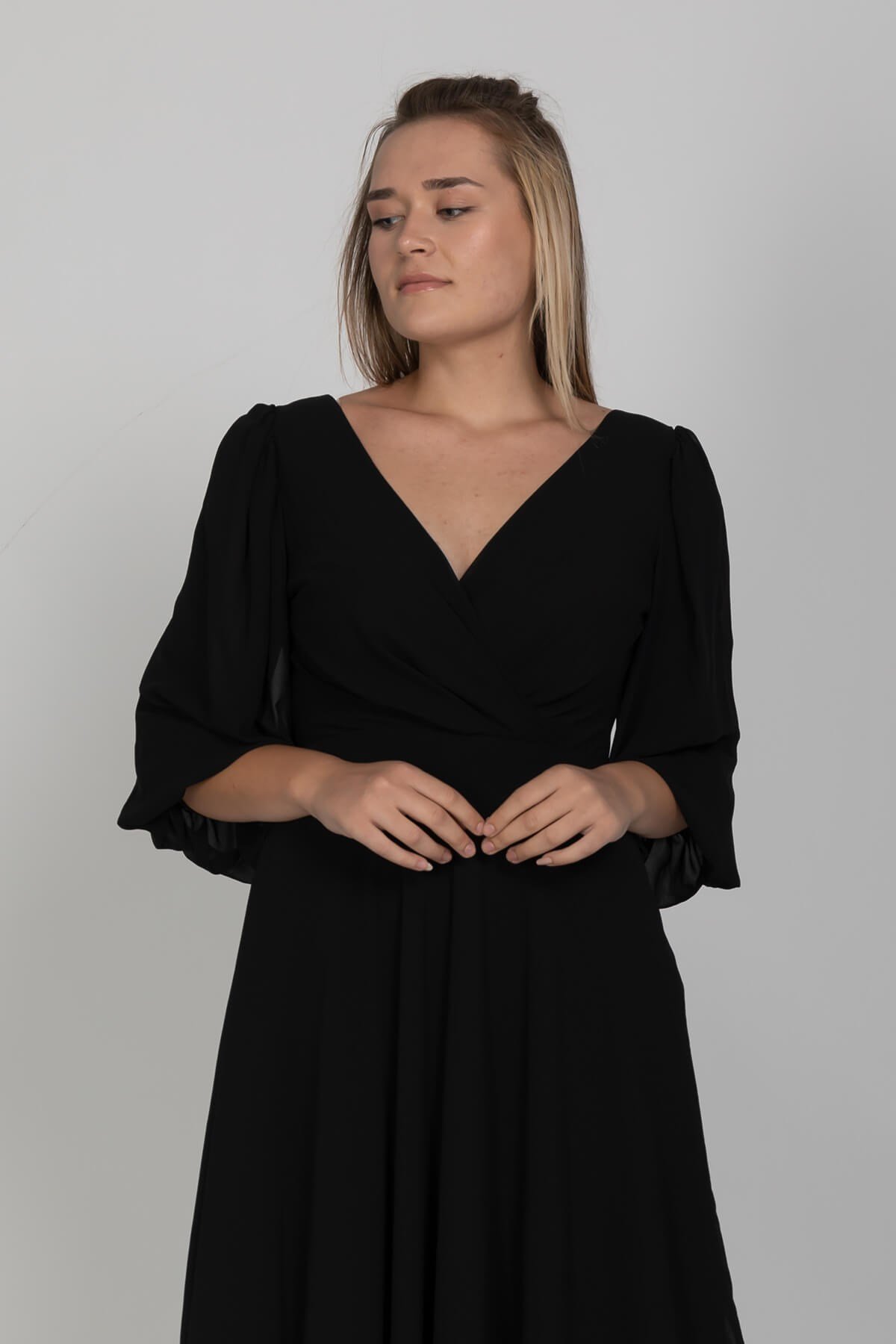 610901 Eteği Asimetrik Balon Kol Vyaka Kuşaklı Şifon Büyük Beden Kısa Elbise