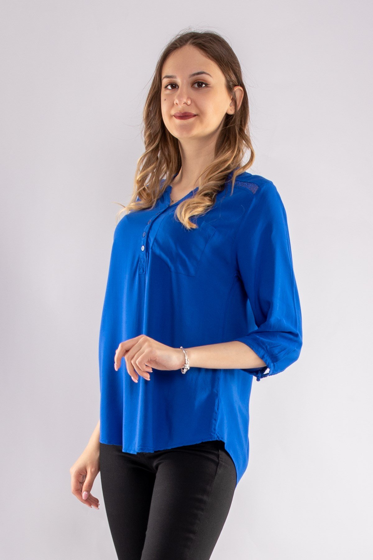 615 Omuz Ve Sırt Simli Truv.Kol Kadın Gömlek