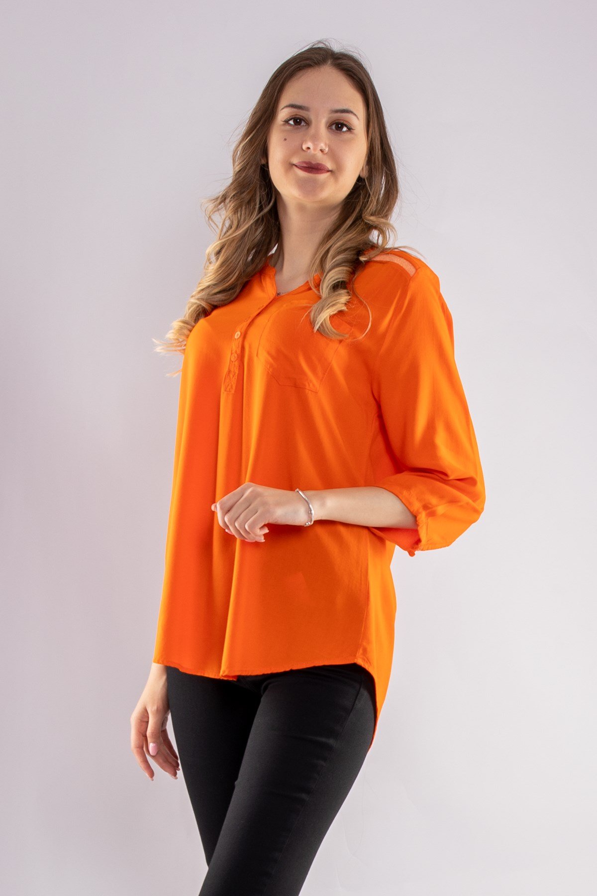 615 Omuz Ve Sırt Simli Truv.Kol Kadın Gömlek