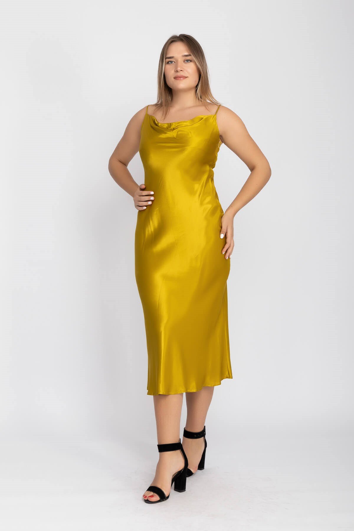 61631 Şalyaka Saten İpAskılı Uzun Elbise