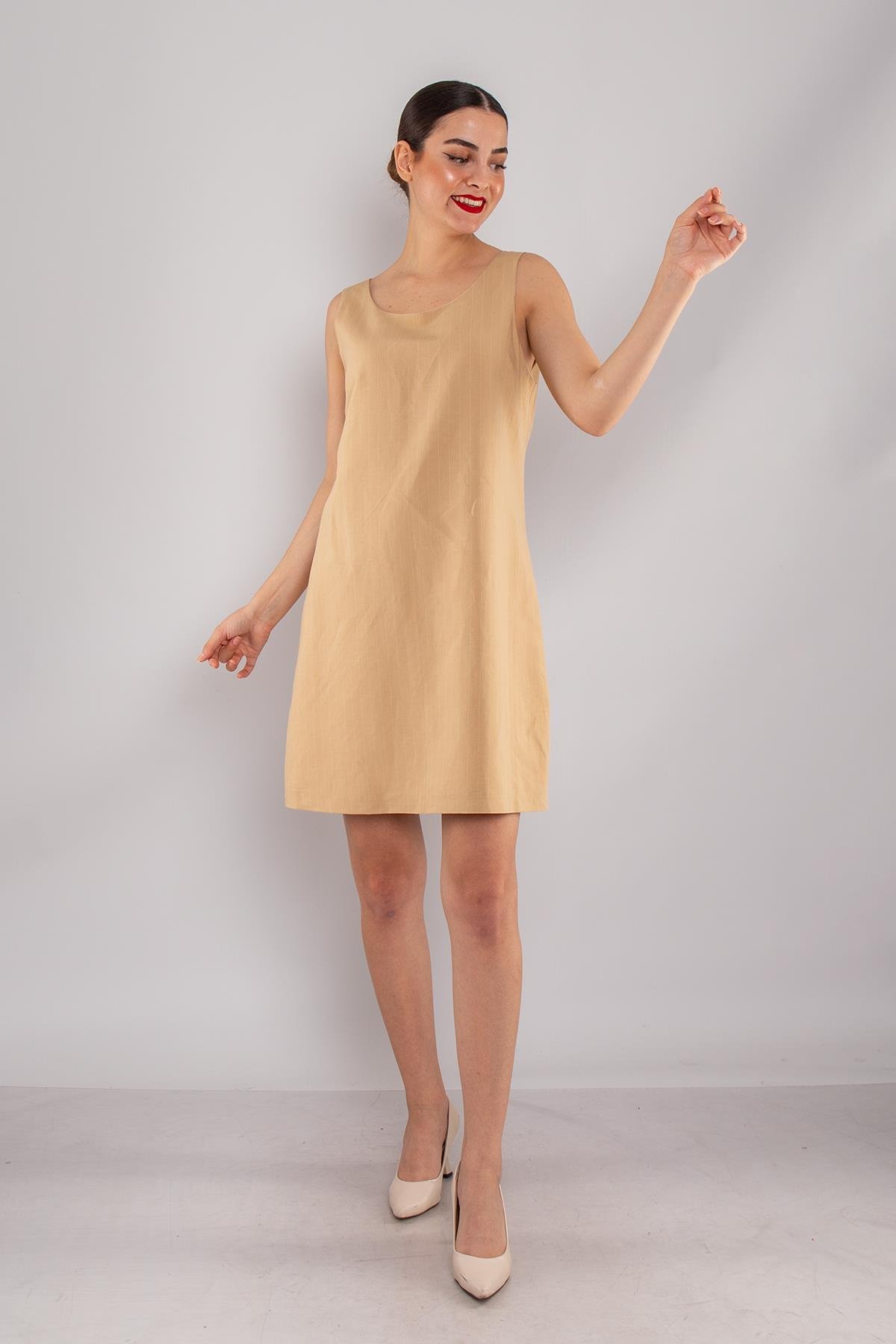 61877 İnce Çizgili Keten Kalın Askılı Astarlı Kısa Elbise