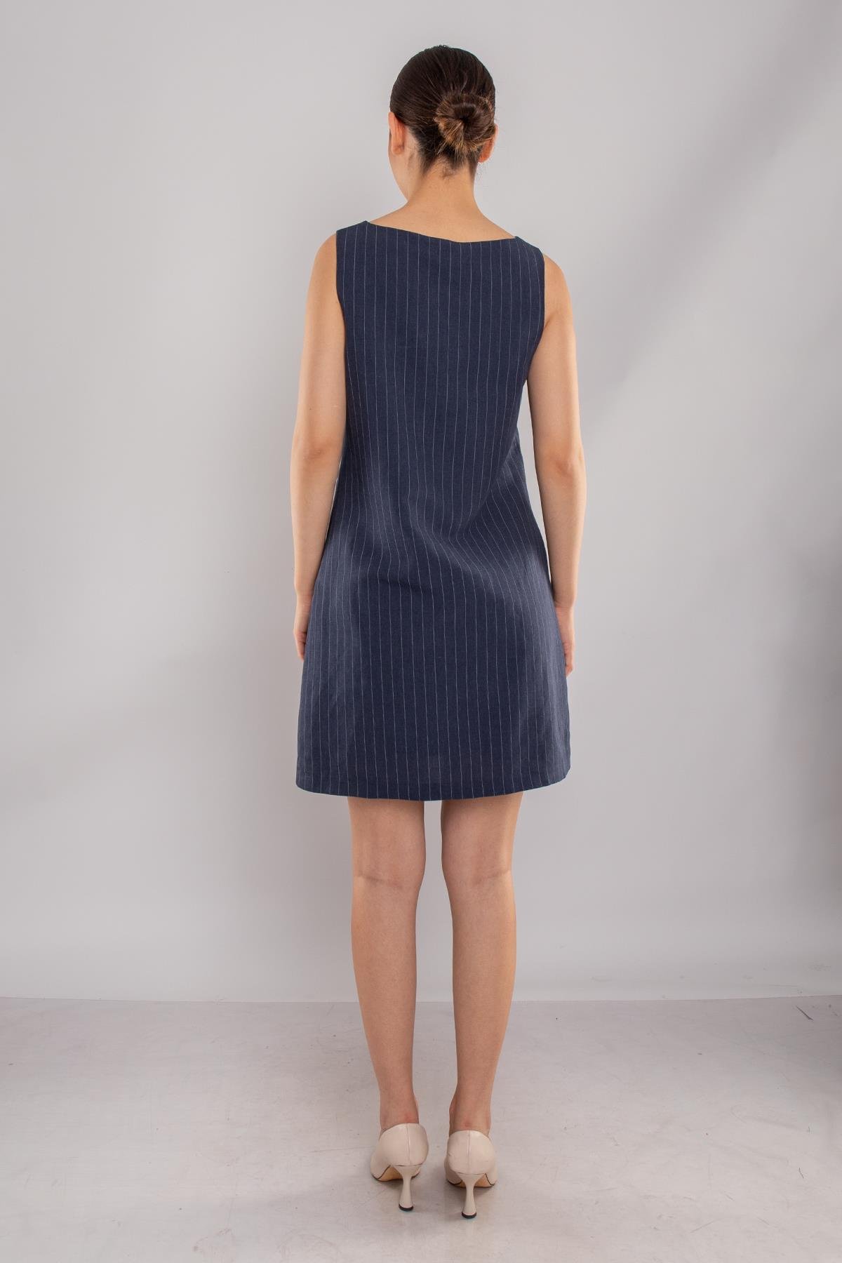 61877 İnce Çizgili Keten Kalın Askılı Astarlı Kısa Elbise