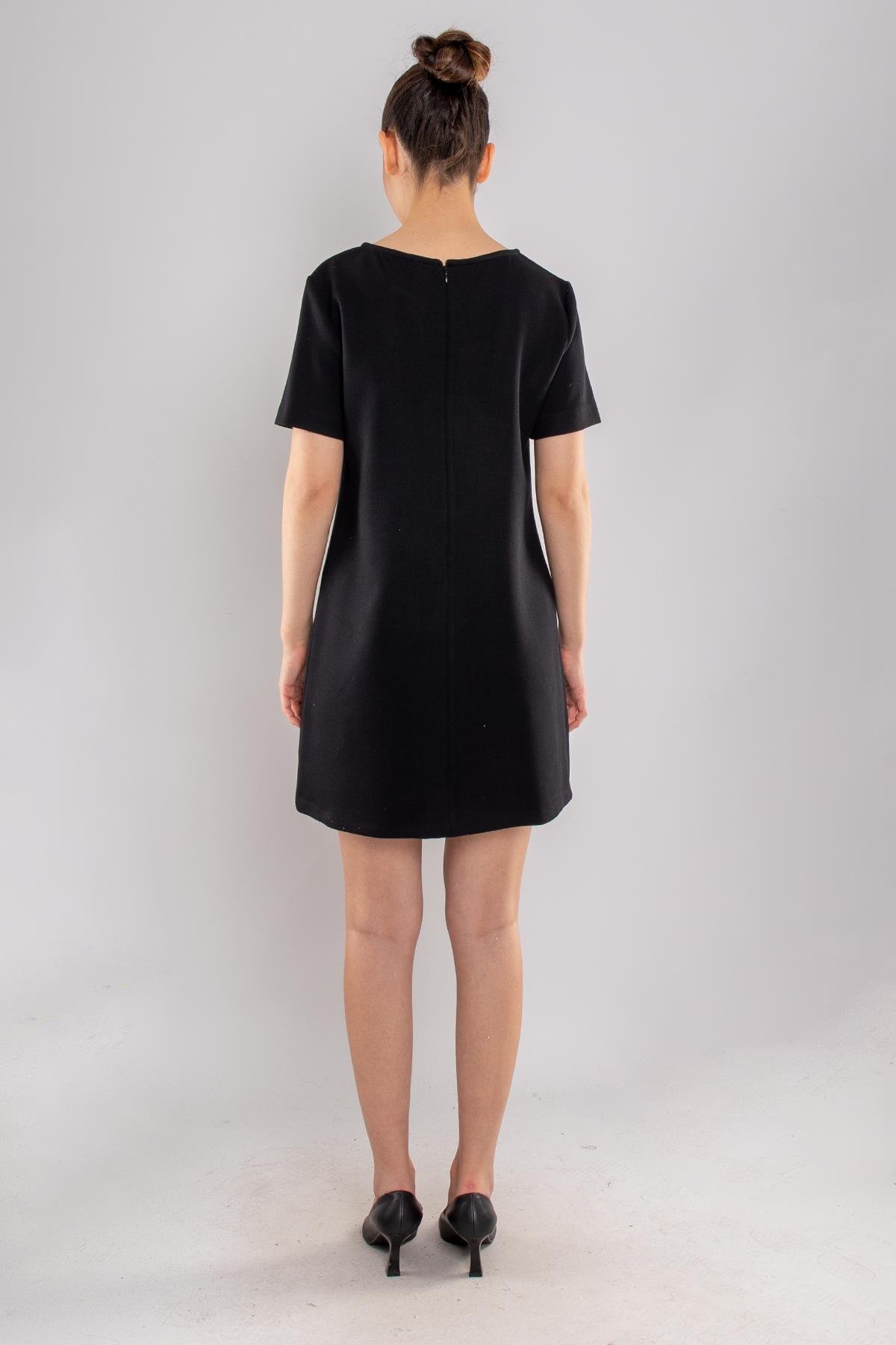 61898 Bisiklet Yaka Taşlı Fiyonk Detay Mini Örme Elbise