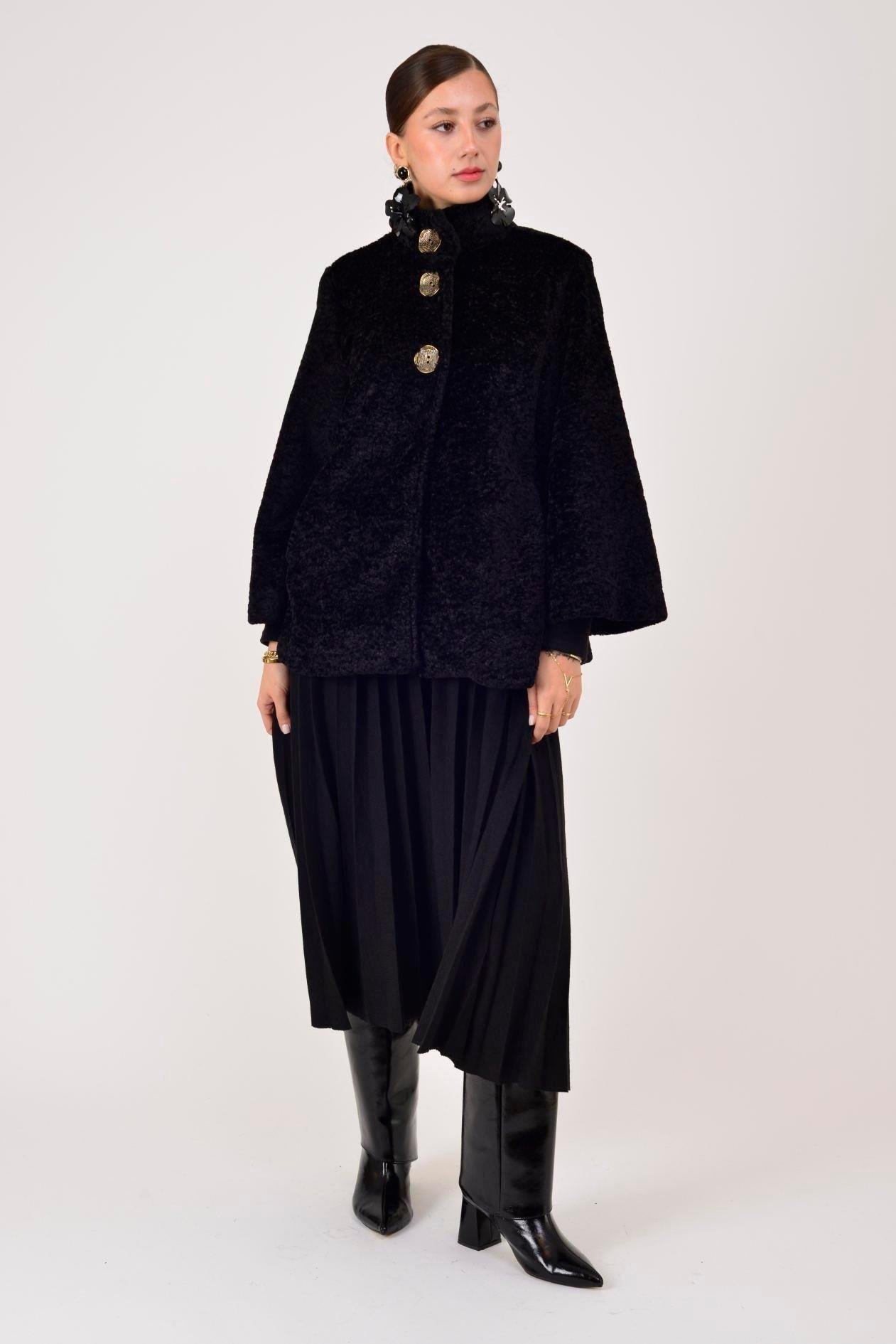 65756 Düz Desen Asimetrik Pirinç Düğmeli Keçe Kaban