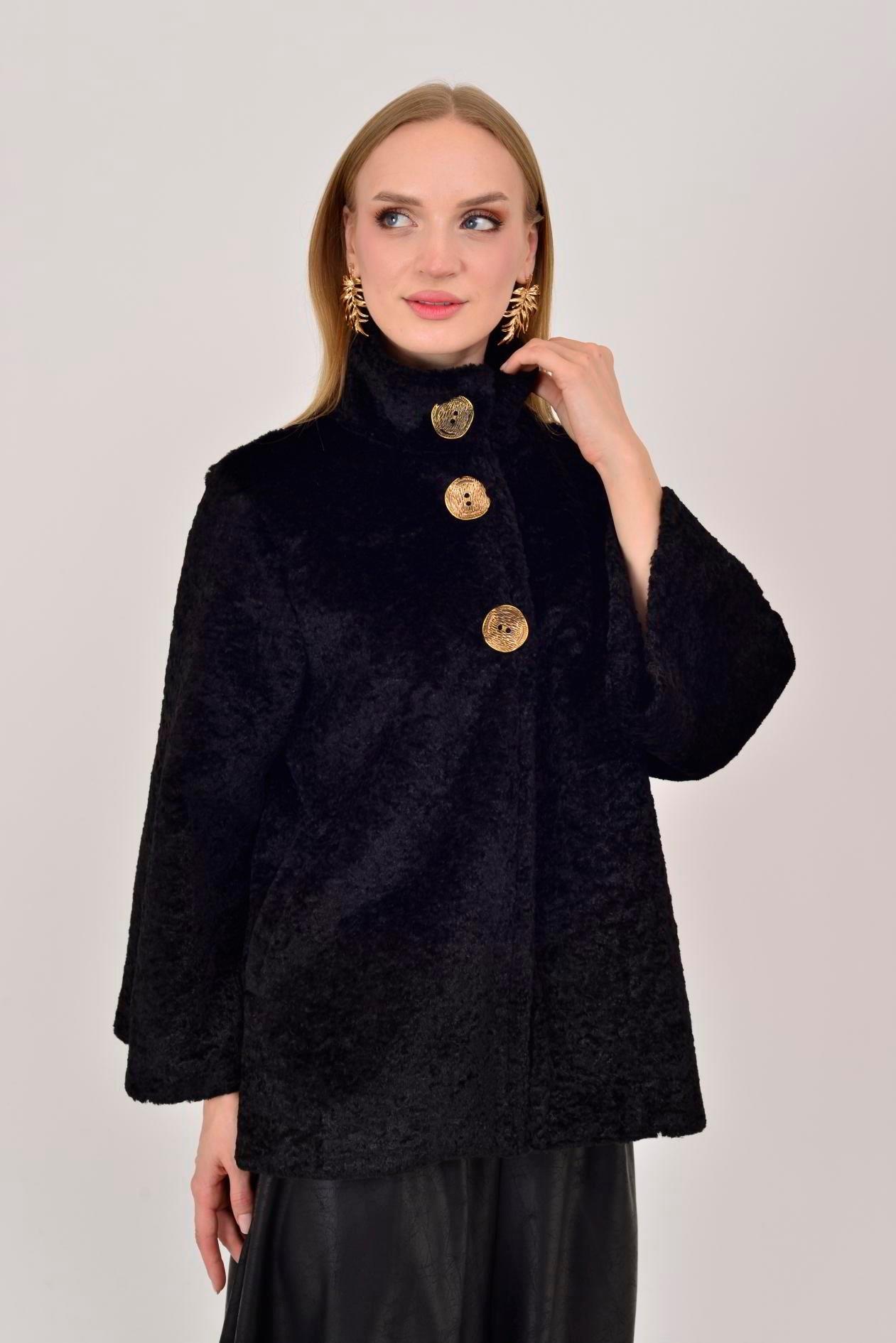 67295 Asimetrik Büyük Düğme Kısa Kaban