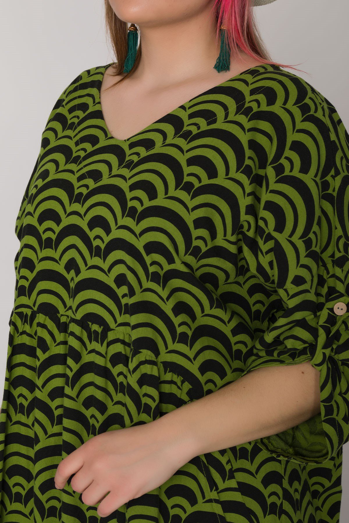 7013-1 V Yaka Cepli Desenli Pamuk Elbise