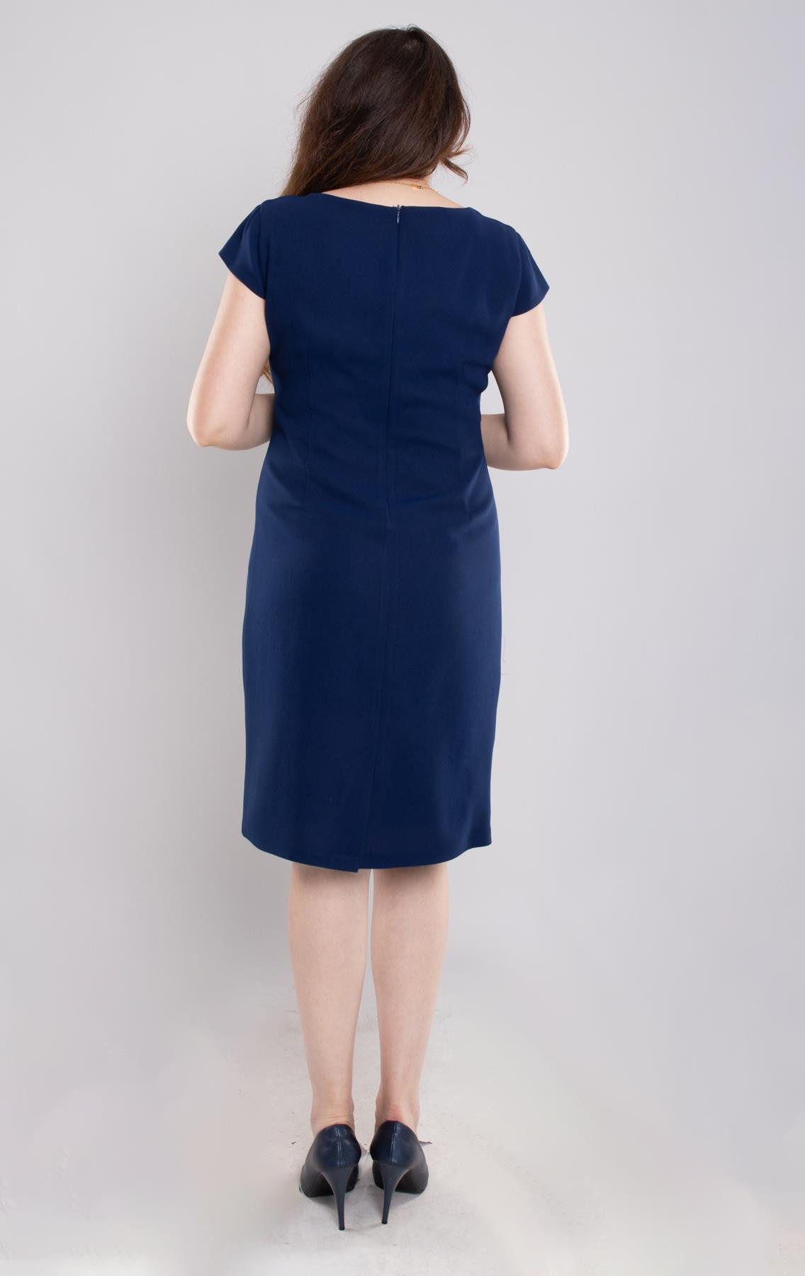 7039(101) Büyük Beden Drapeli Yandan Broşlu Krep Kısa Elbise