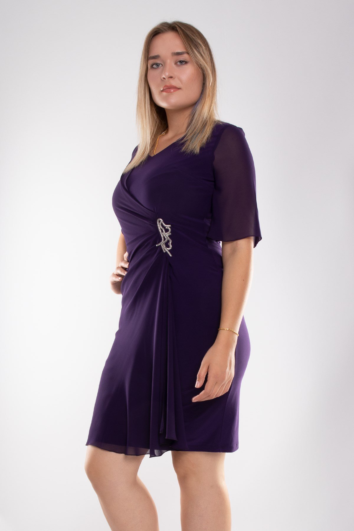 7052 Büyük Beden Yandan Broşlu Krep Şifon Kısa Elbise