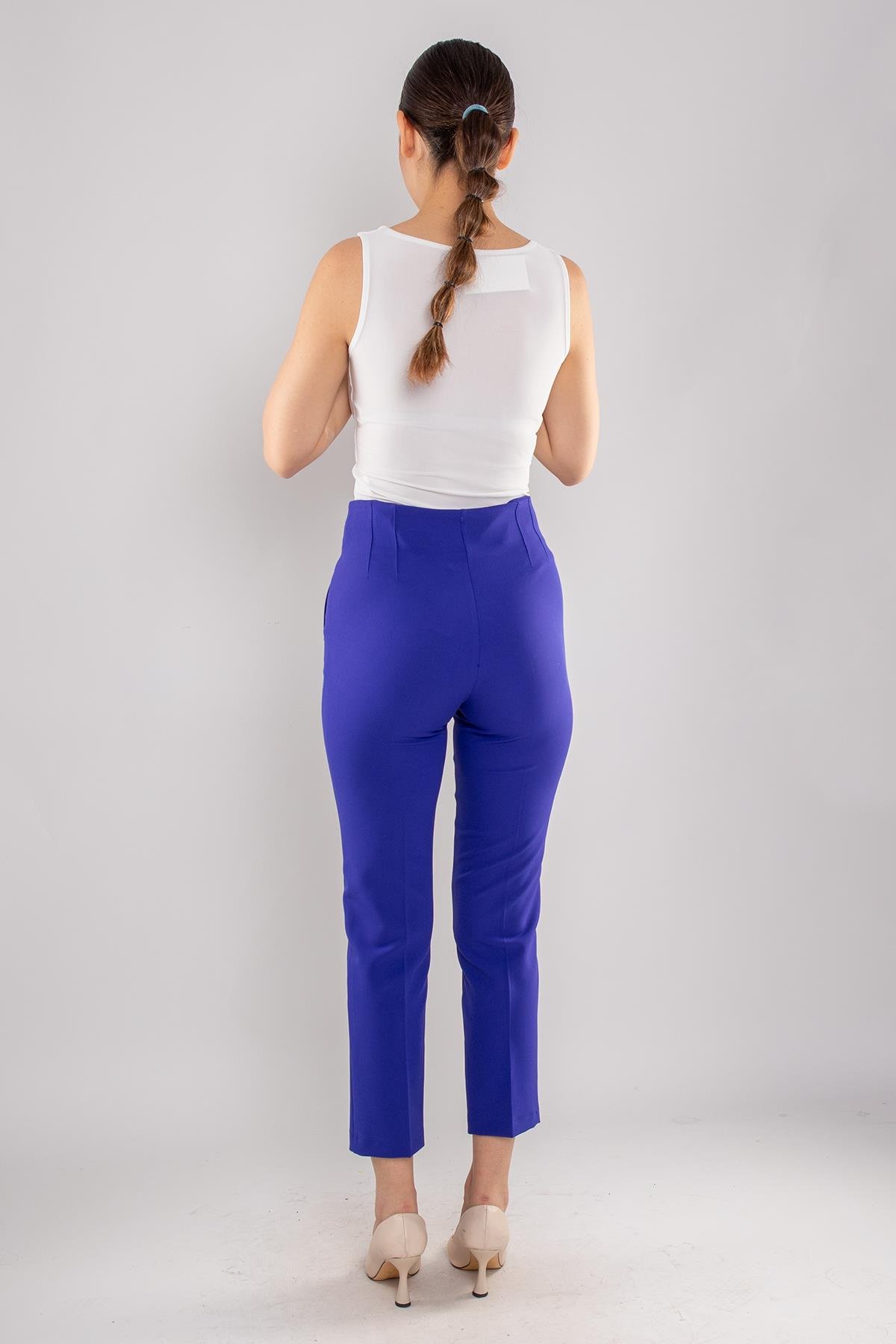 70609 Beli Pensli Tokalı Kumaş Pantolon