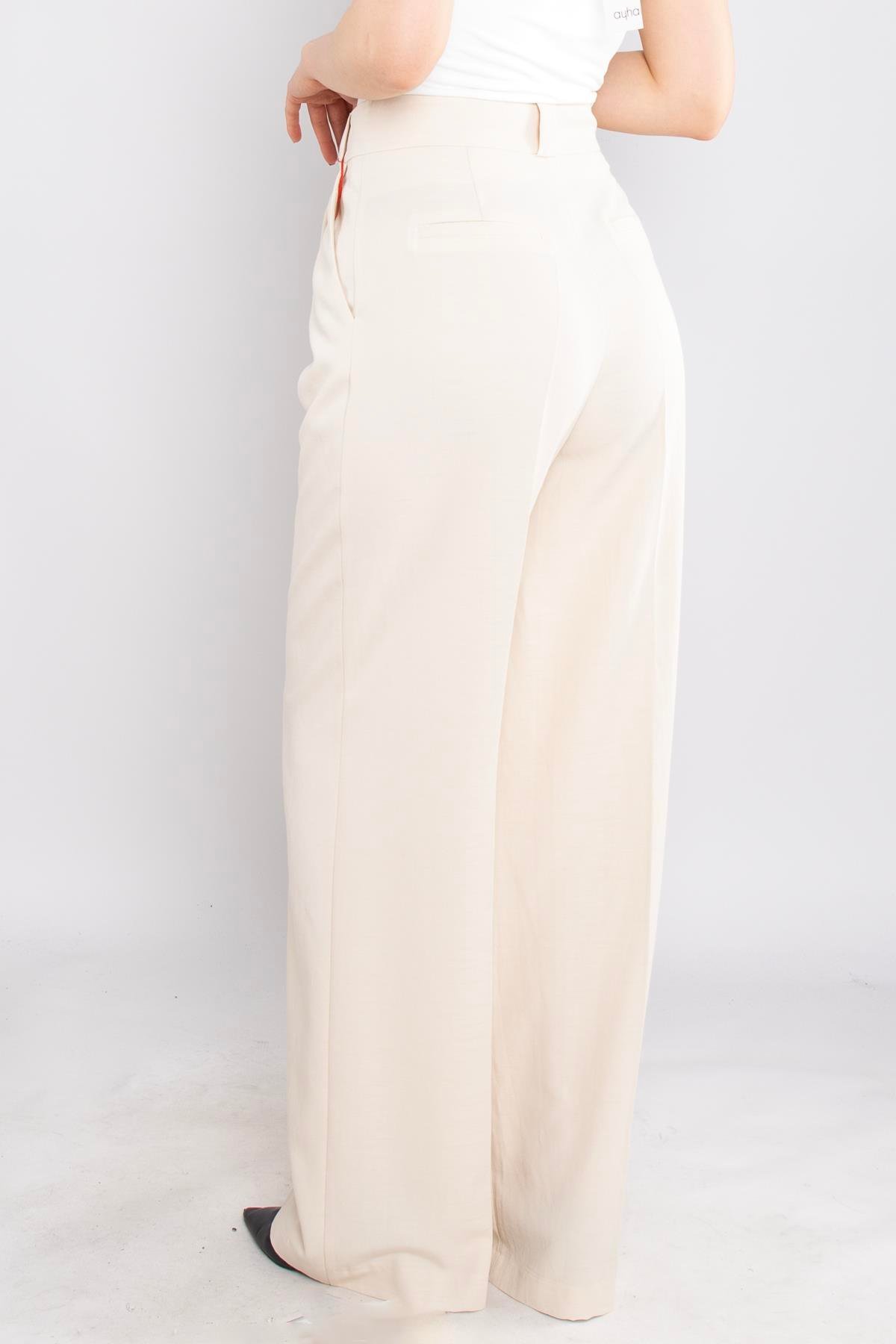 70738 Kemer Agraflı Detaylı Pileli Palazzo Pantolon