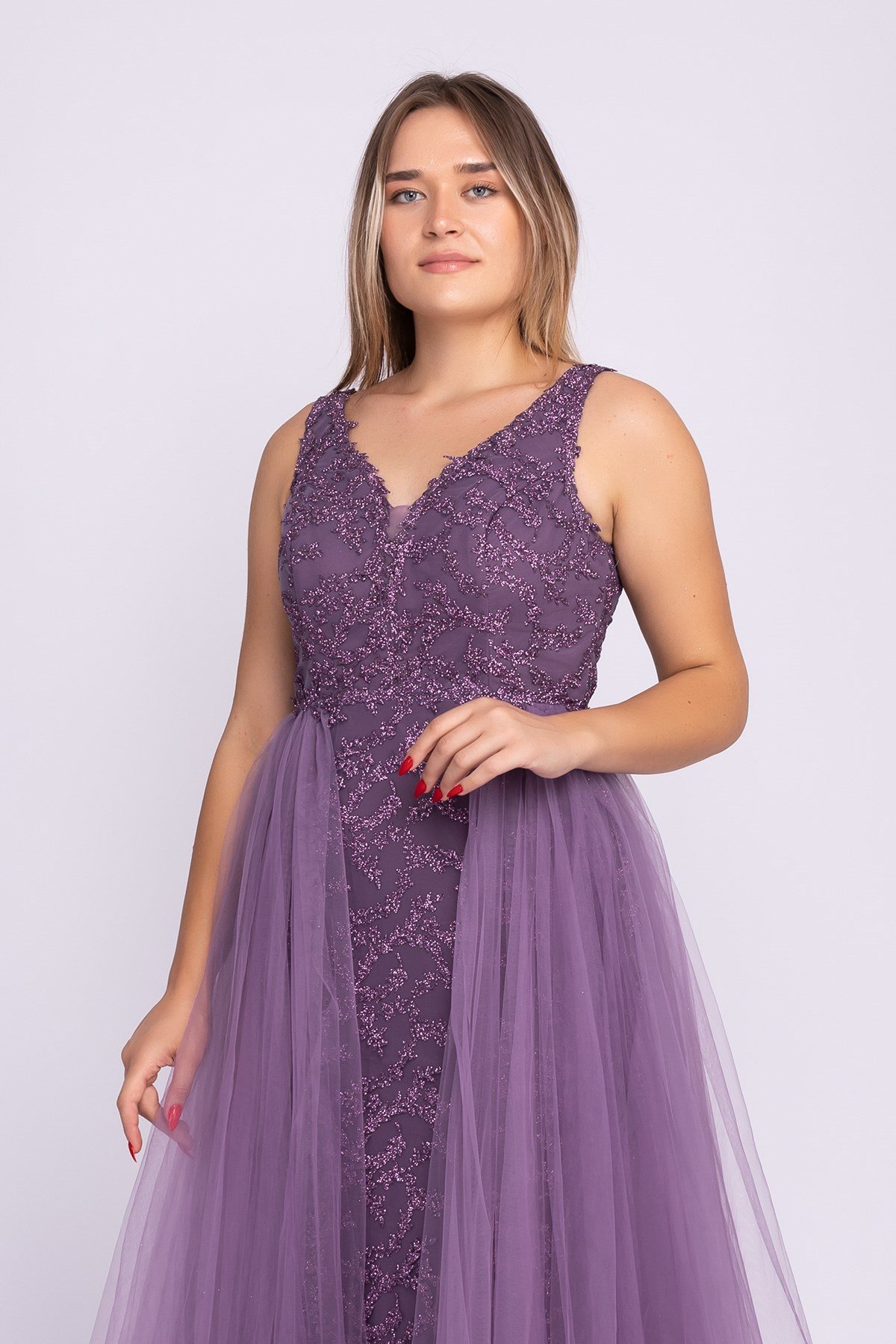 7095 Sim Nakış İşleme Tül Kuyruklu Long Dress Nişanlık