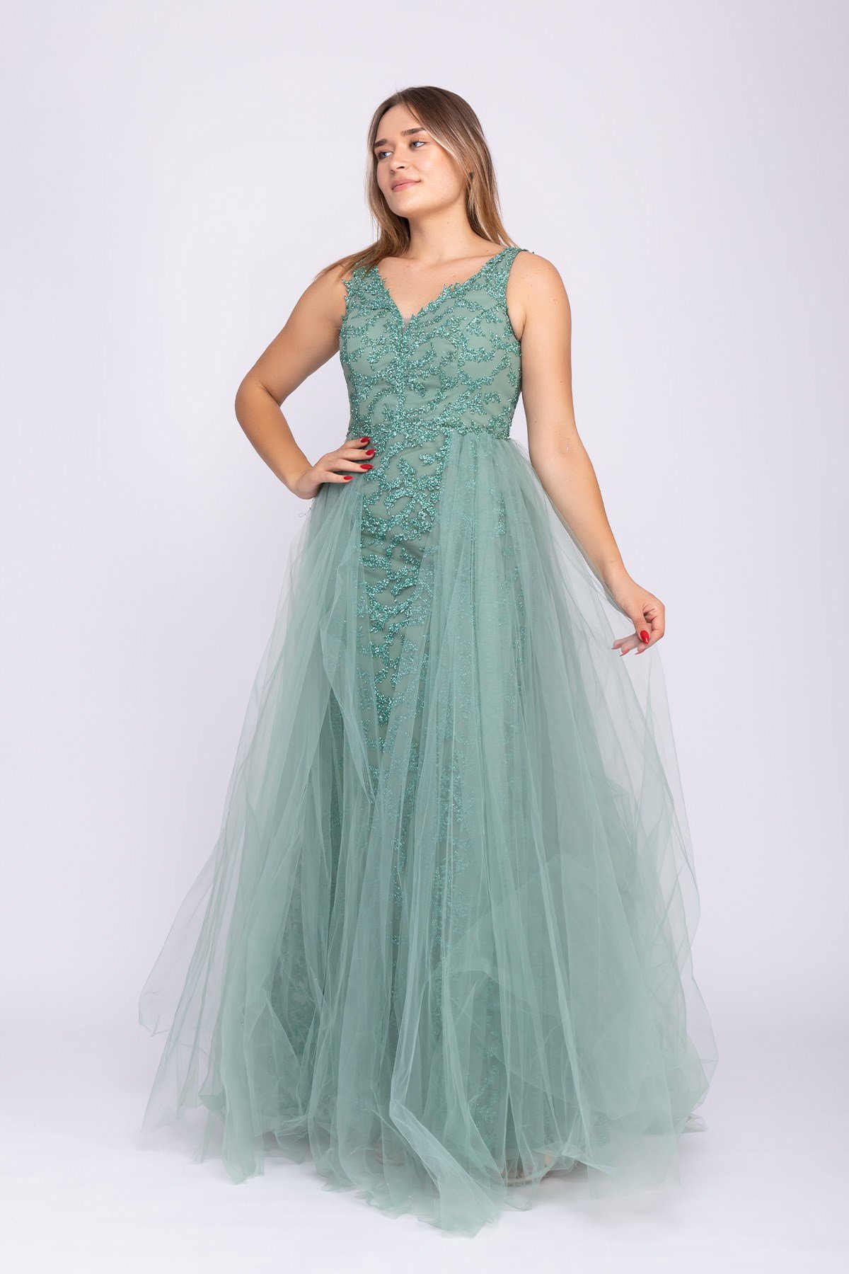 7095 Sim Nakış İşleme Tül Kuyruklu Long Dress Nişanlık