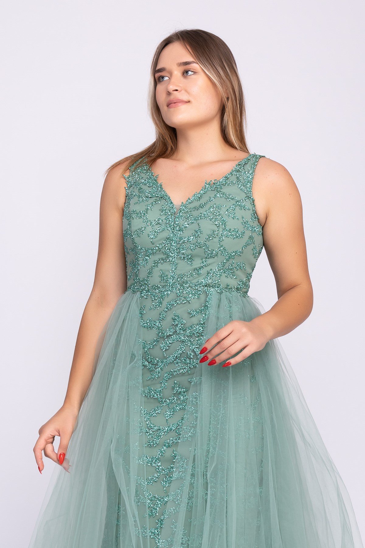 7095 Sim Nakış İşleme Tül Kuyruklu Long Dress Nişanlık