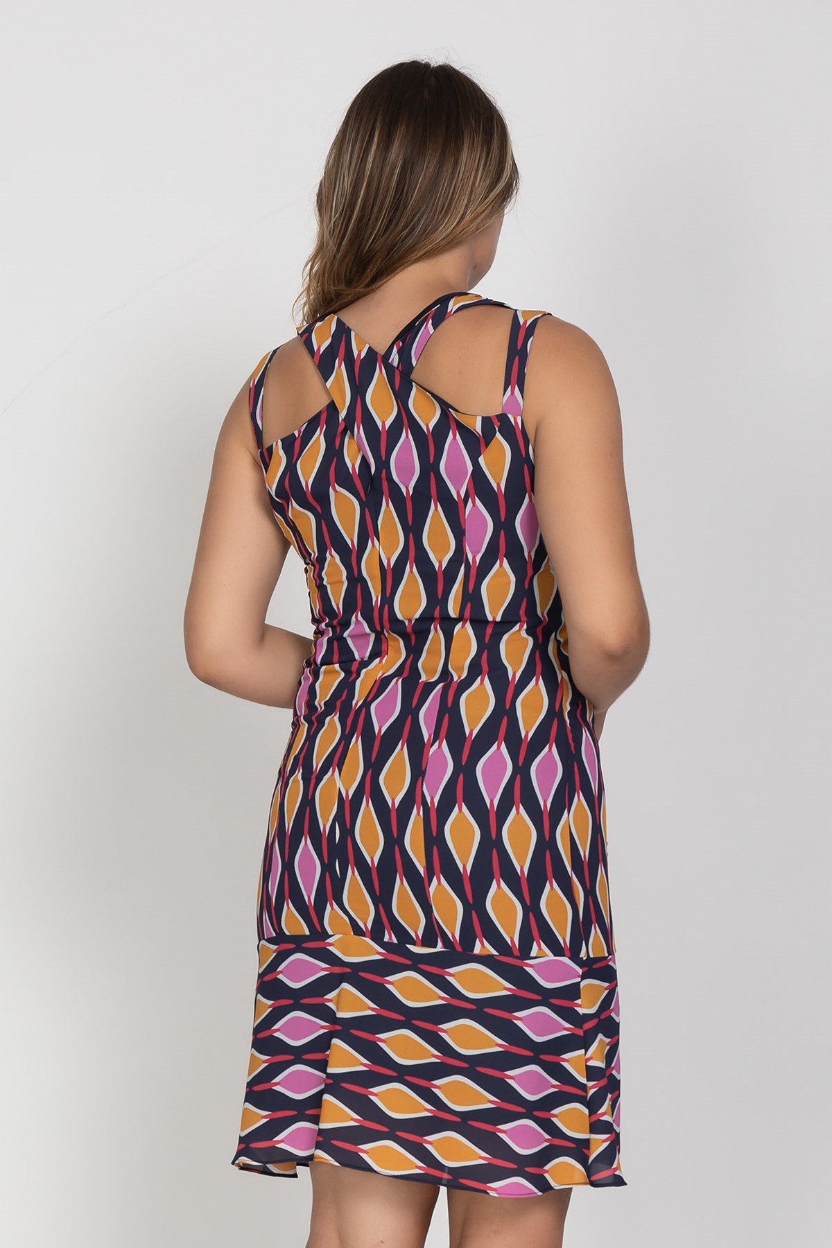 7111 Büyük Beden Sırt Detay Desenli Kısa Elbise