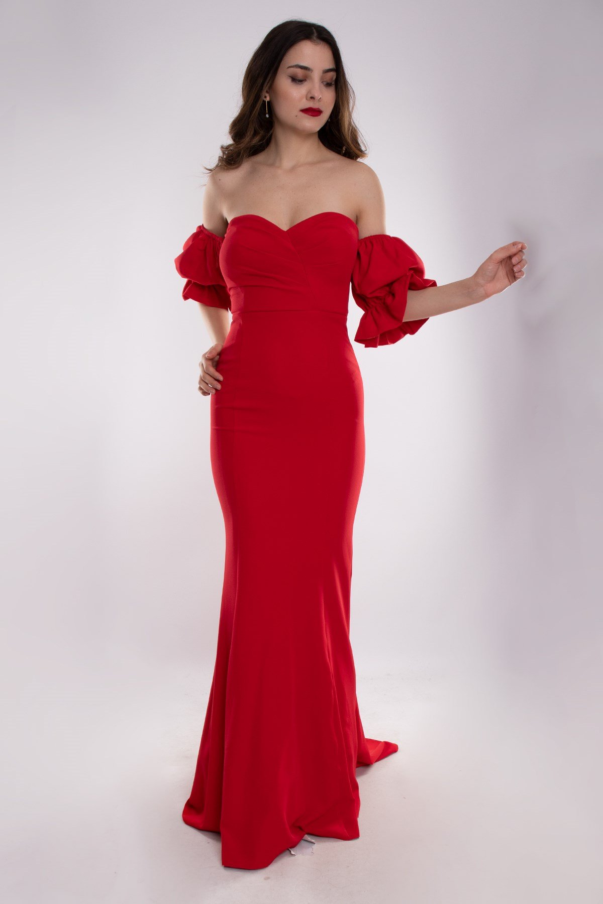 7233 Öpücük Yaka Sırtı İpli Kol Detay Krep Uzun Balık Abiye