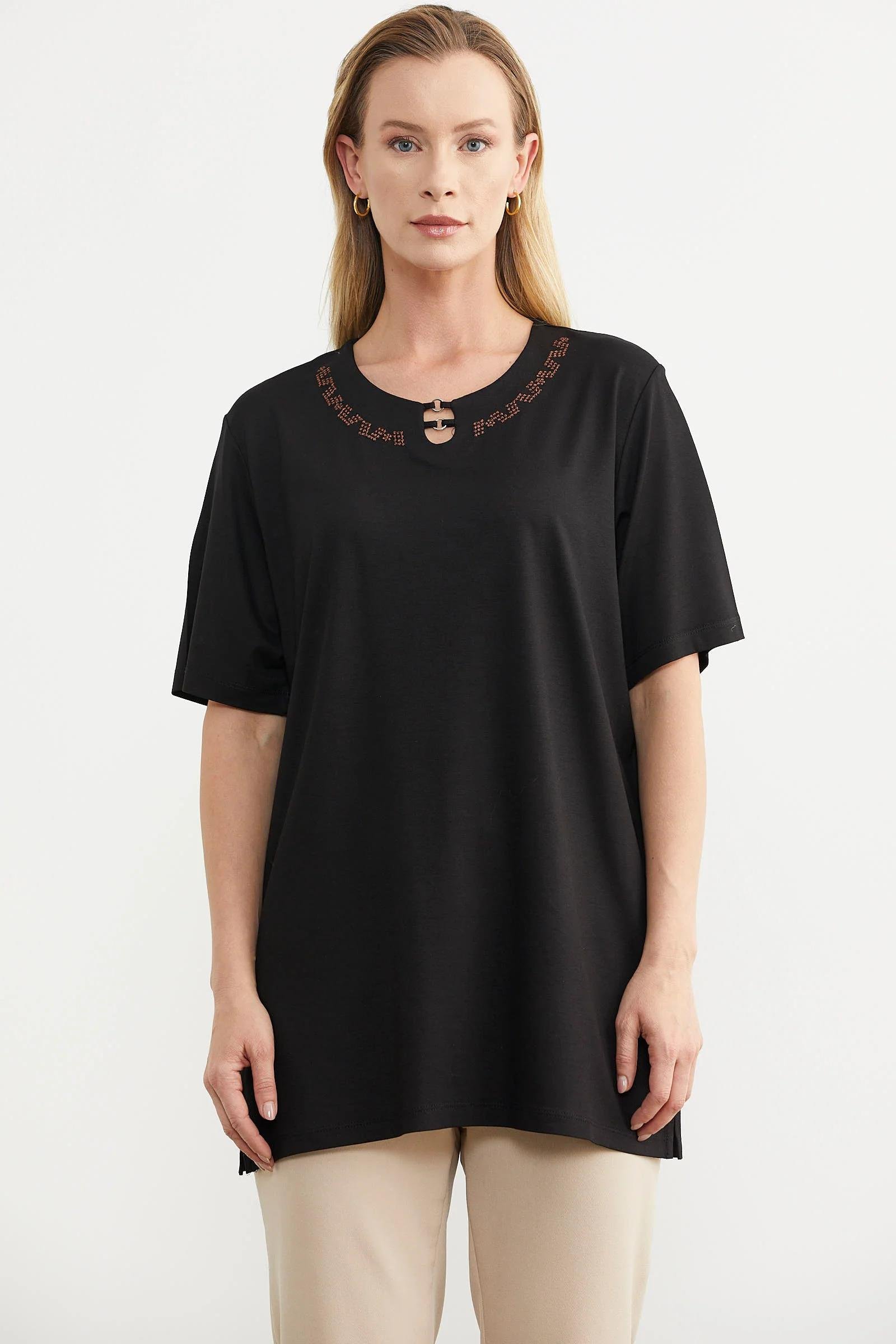 75980 Nakış Detay Geniş Kalıp Kısa Kol Tshirt