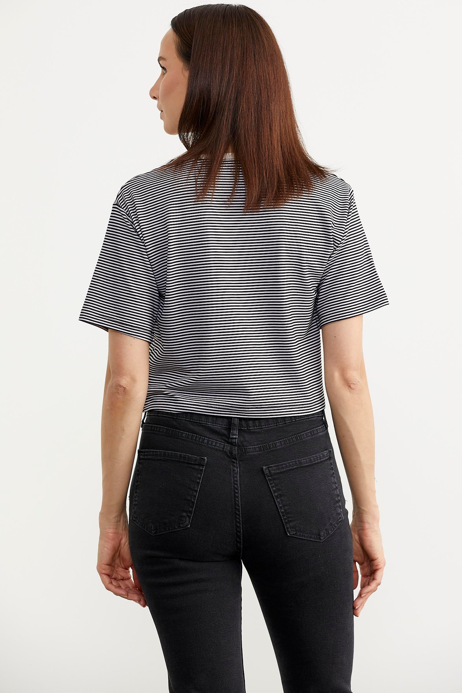 75999 Parlak Baskılı Çizgili Crop Tshirt