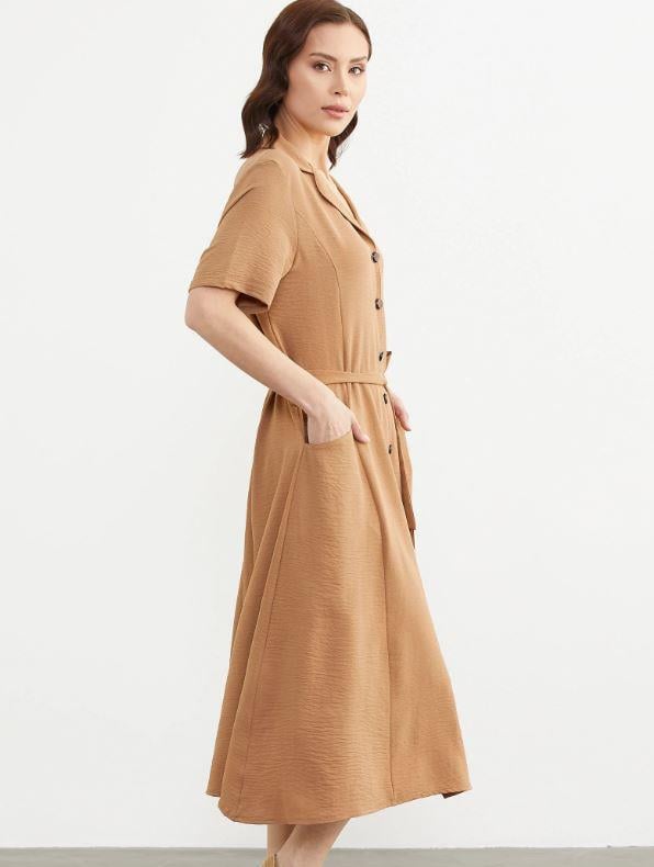 77389 Yakalı Cepli Düğmeli Midiboy Krep Gömlek Elbise