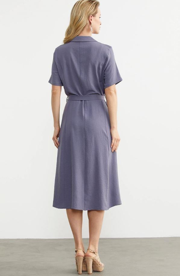 77389 Yakalı Cepli Düğmeli Midiboy Krep Gömlek Elbise