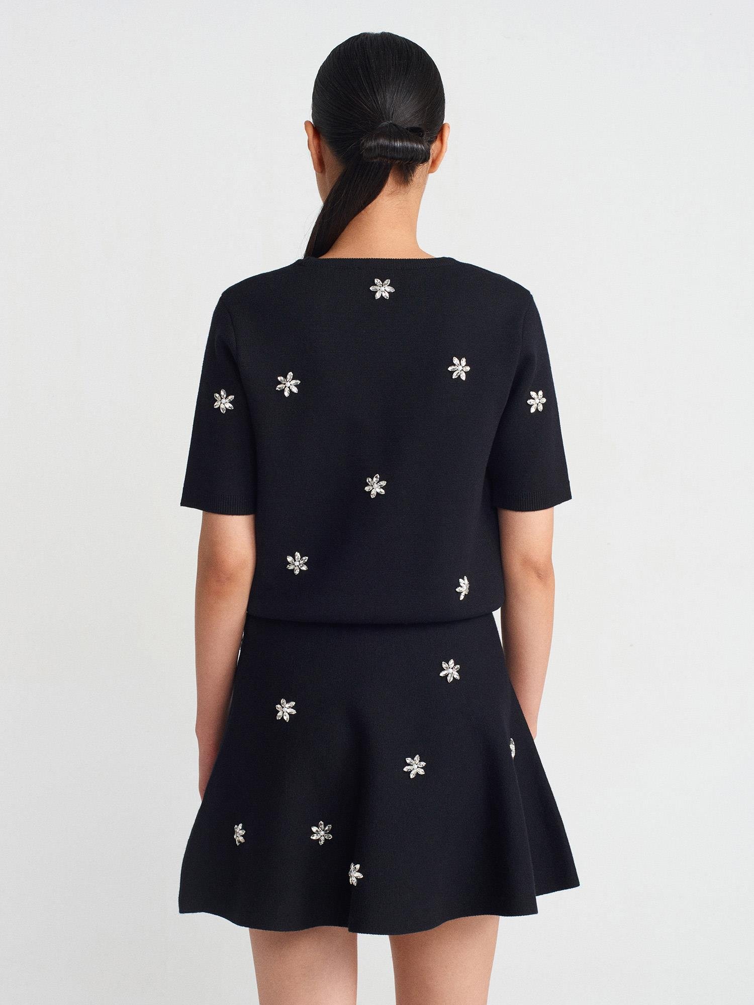 80119 Beli Lastikli El İşi Taş İnci Nakışlı Triko Elbise