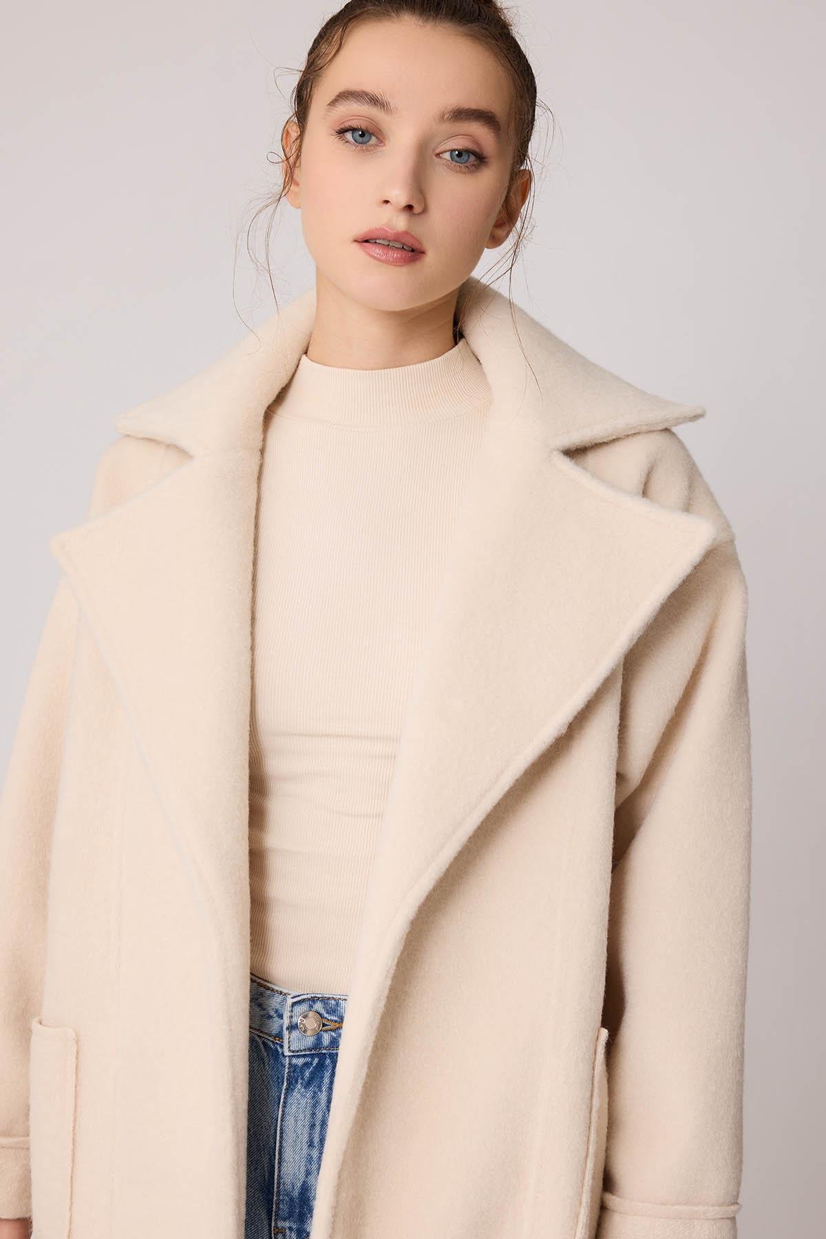 8027 Keçe Cepli Uzun Yaka Ceket