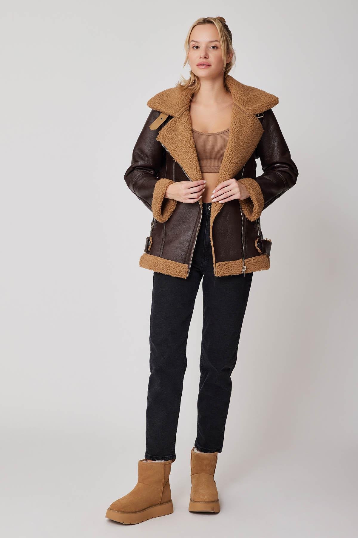 8067 İçi Kürklü Asimetrik Fermuarlı Deri Ceket