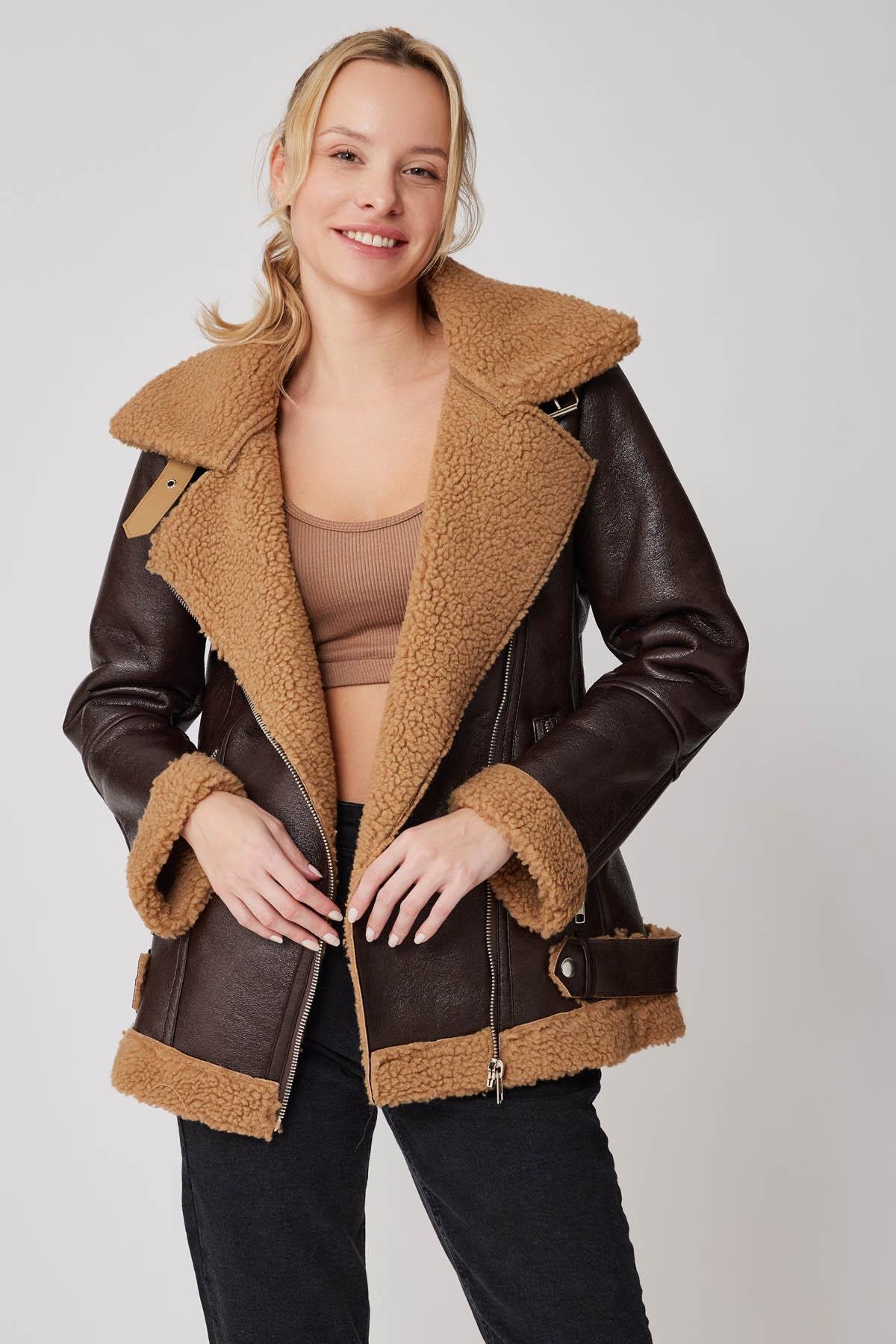 8067 İçi Kürklü Asimetrik Fermuarlı Deri Ceket