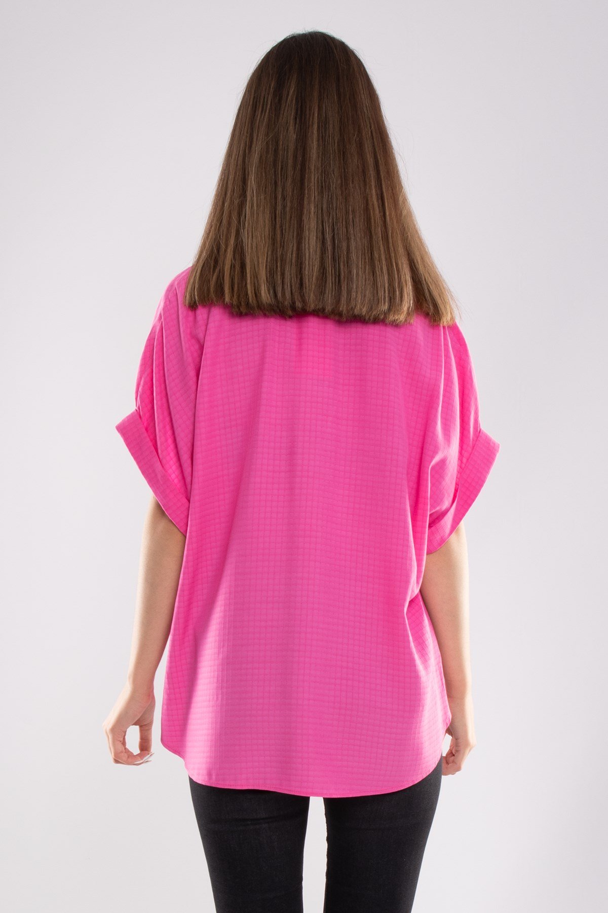 81699 Kendinden Kareli V Yaka Broşlu Viscon Bluz