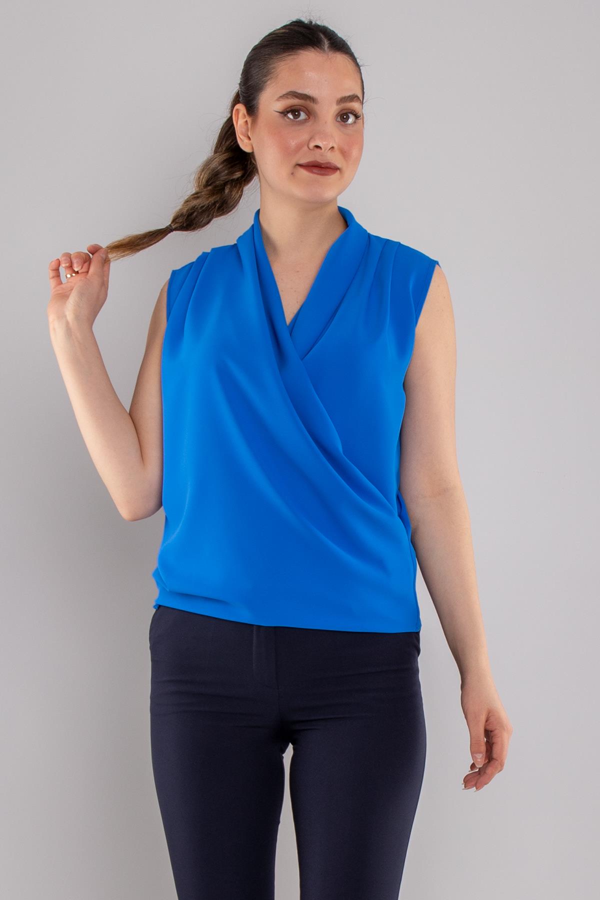 81856 Kruvaze Yaka Dökümlü Kolsuz Şifon Bluz