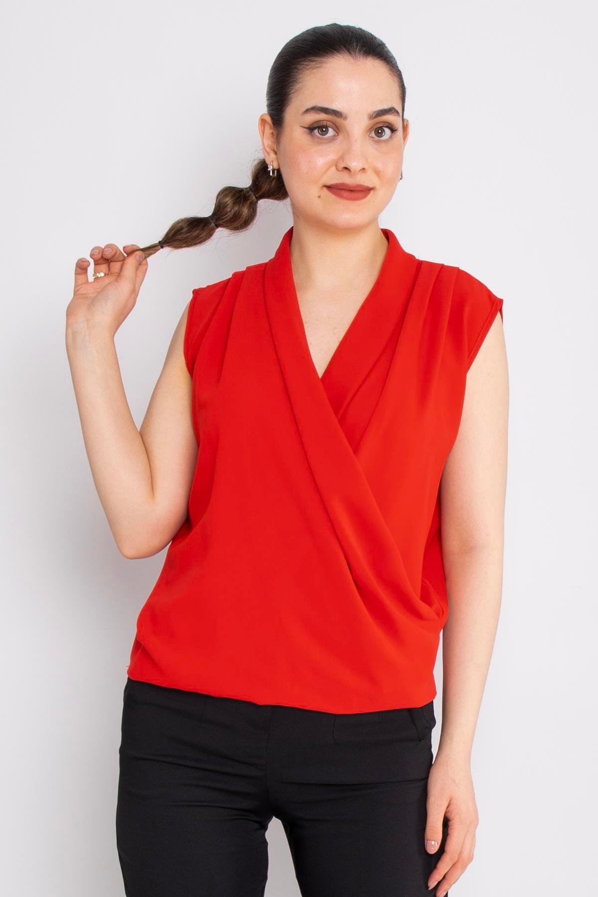 81856 Kruvaze Yaka Dökümlü Kolsuz Şifon Bluz