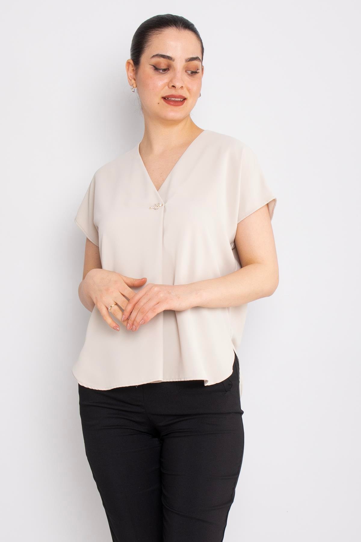 81908 Vyaka Broşlu Kısa Kol Krep Şifon Bluz