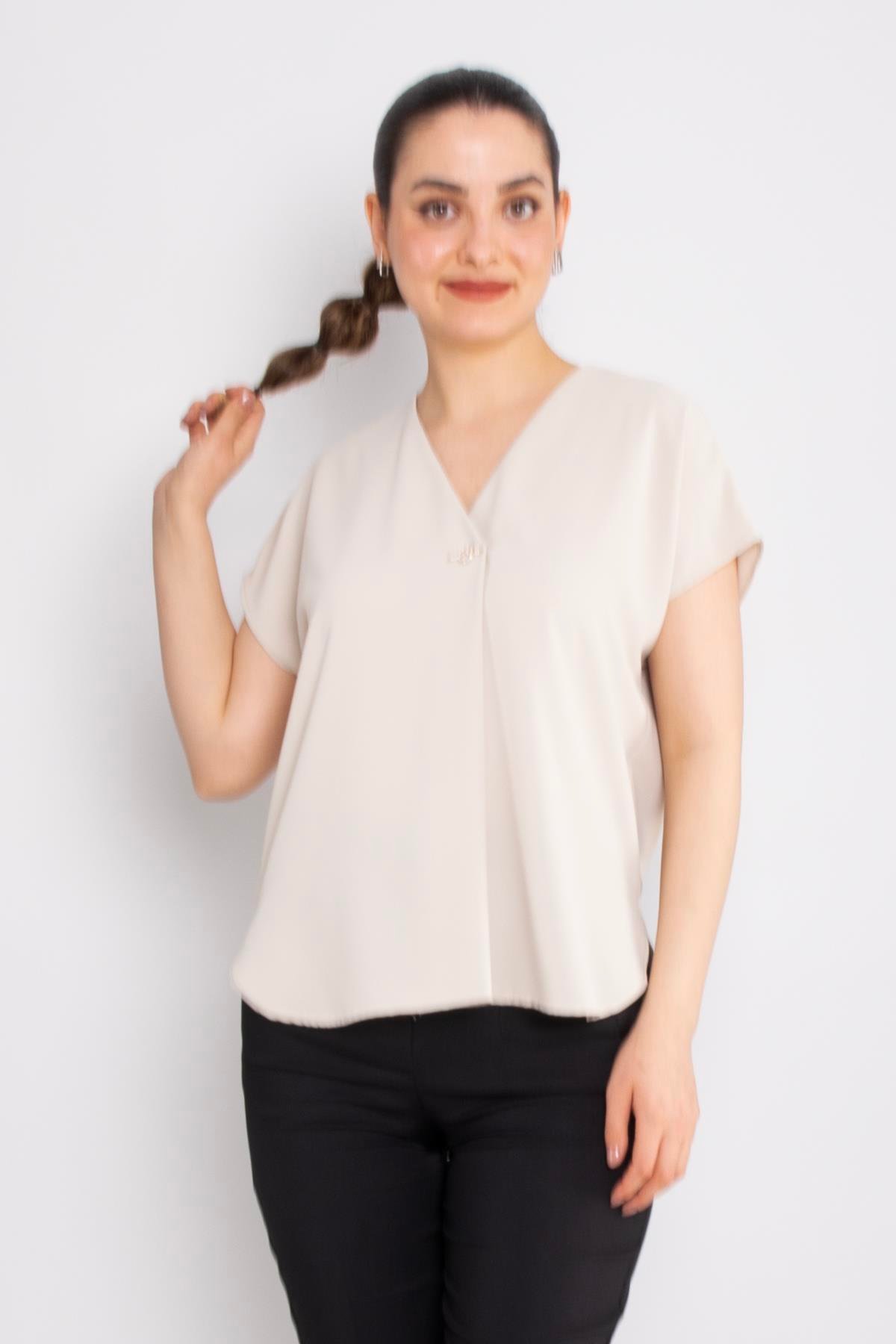 81908 Vyaka Broşlu Kısa Kol Krep Şifon Bluz