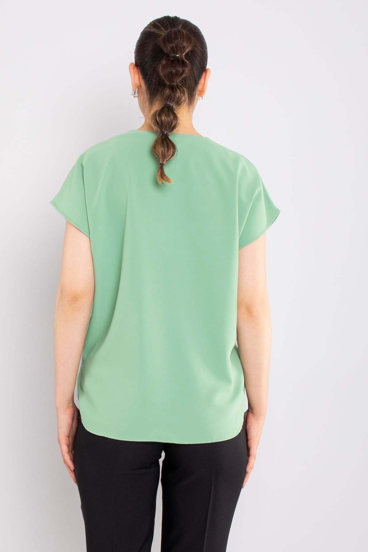 81908 Vyaka Broşlu Kısa Kol Krep Şifon Bluz