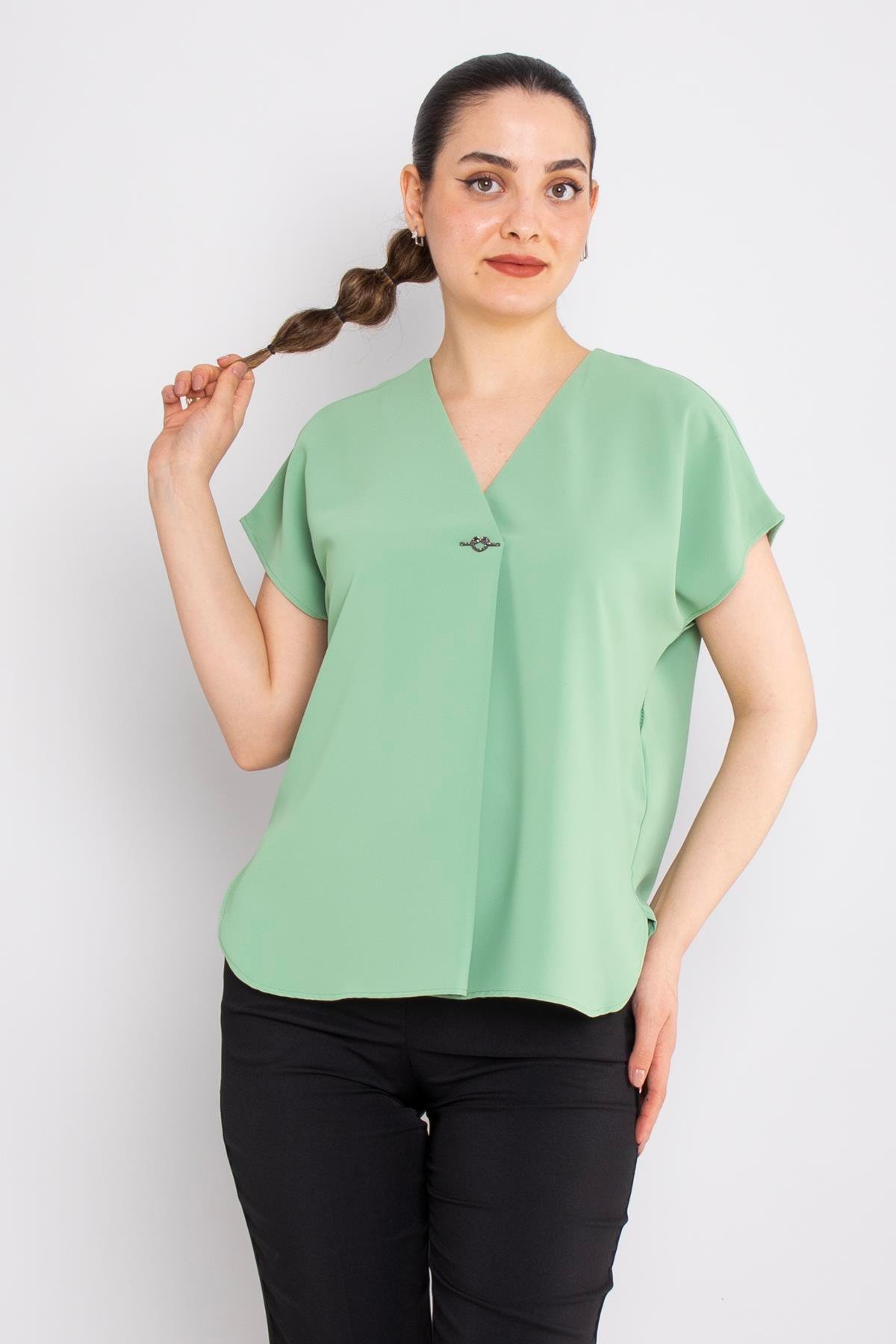 81908 Vyaka Broşlu Kısa Kol Krep Şifon Bluz