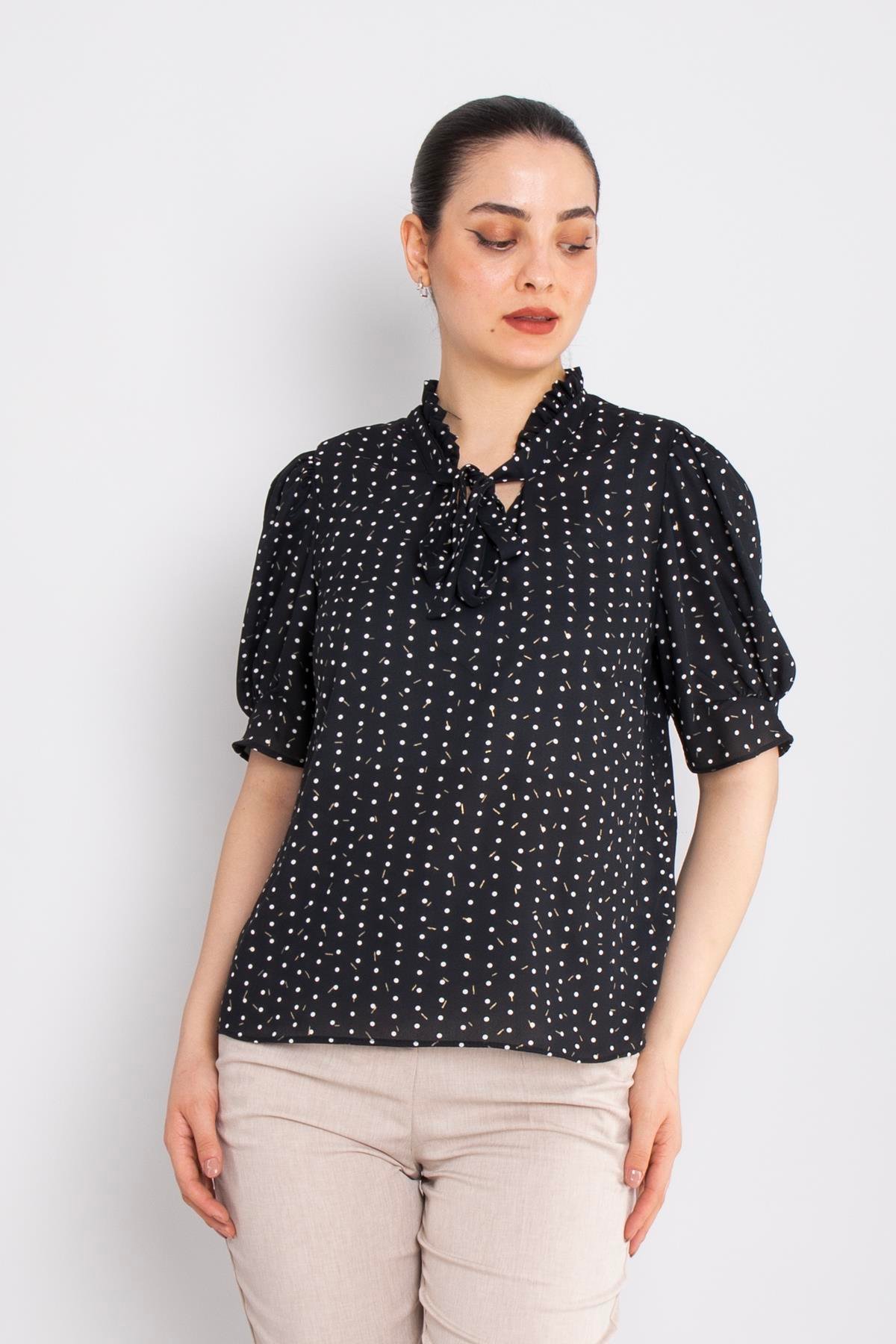 81974 Yaka Bağlamalı Simli Puanlı Şifon Bluz