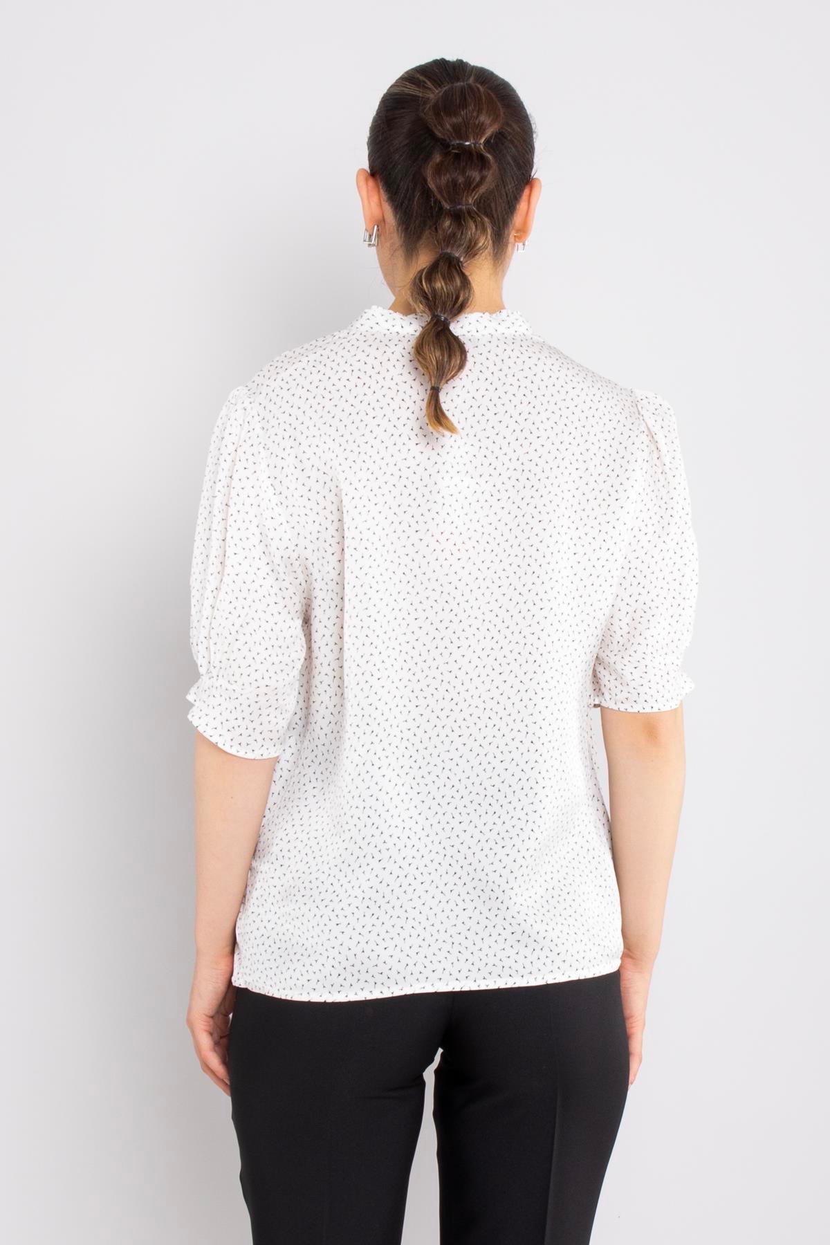 82032 Yaka Bağlamalı Mini Desenli Bluz