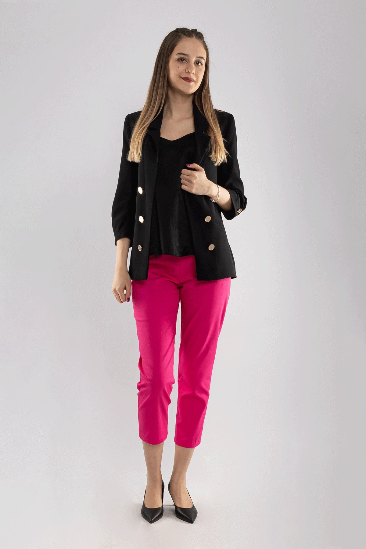 90113 ÖNÜ DÜĞMELİ KOLU BÜZGÜLÜ CEKET