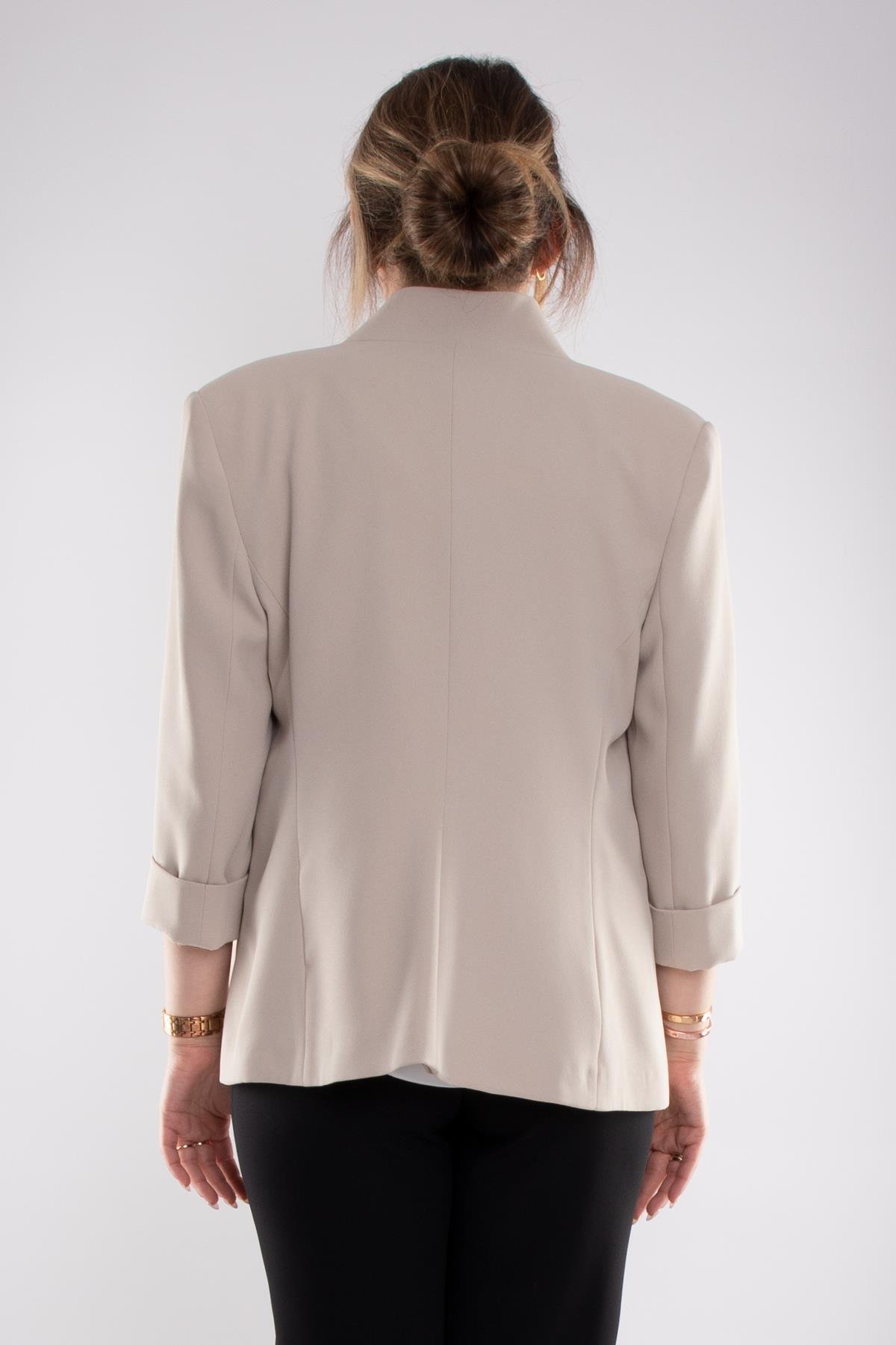 90179 Büyük Beden Kedi Broşlu Kadın Ceket