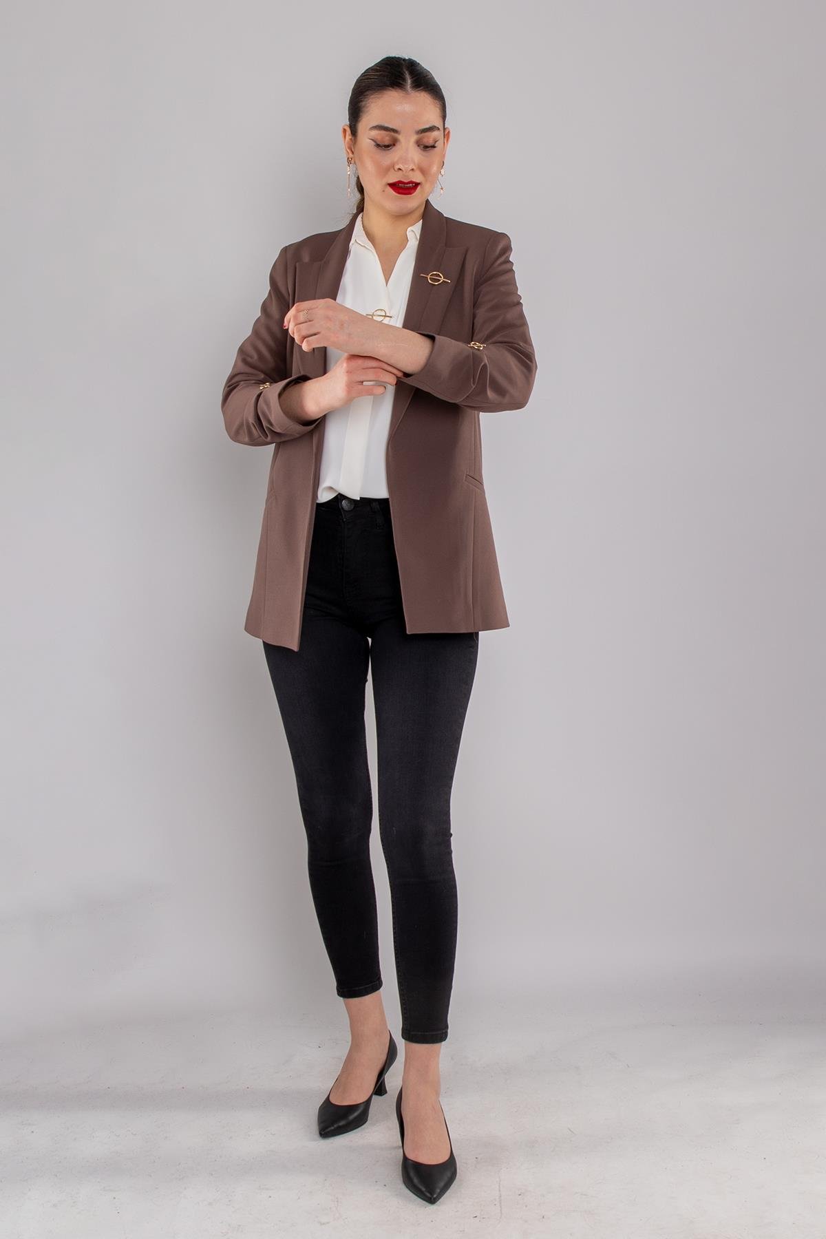 90503 Broşlu Büzgülü Kol Astarlarlı Blazer Ceket