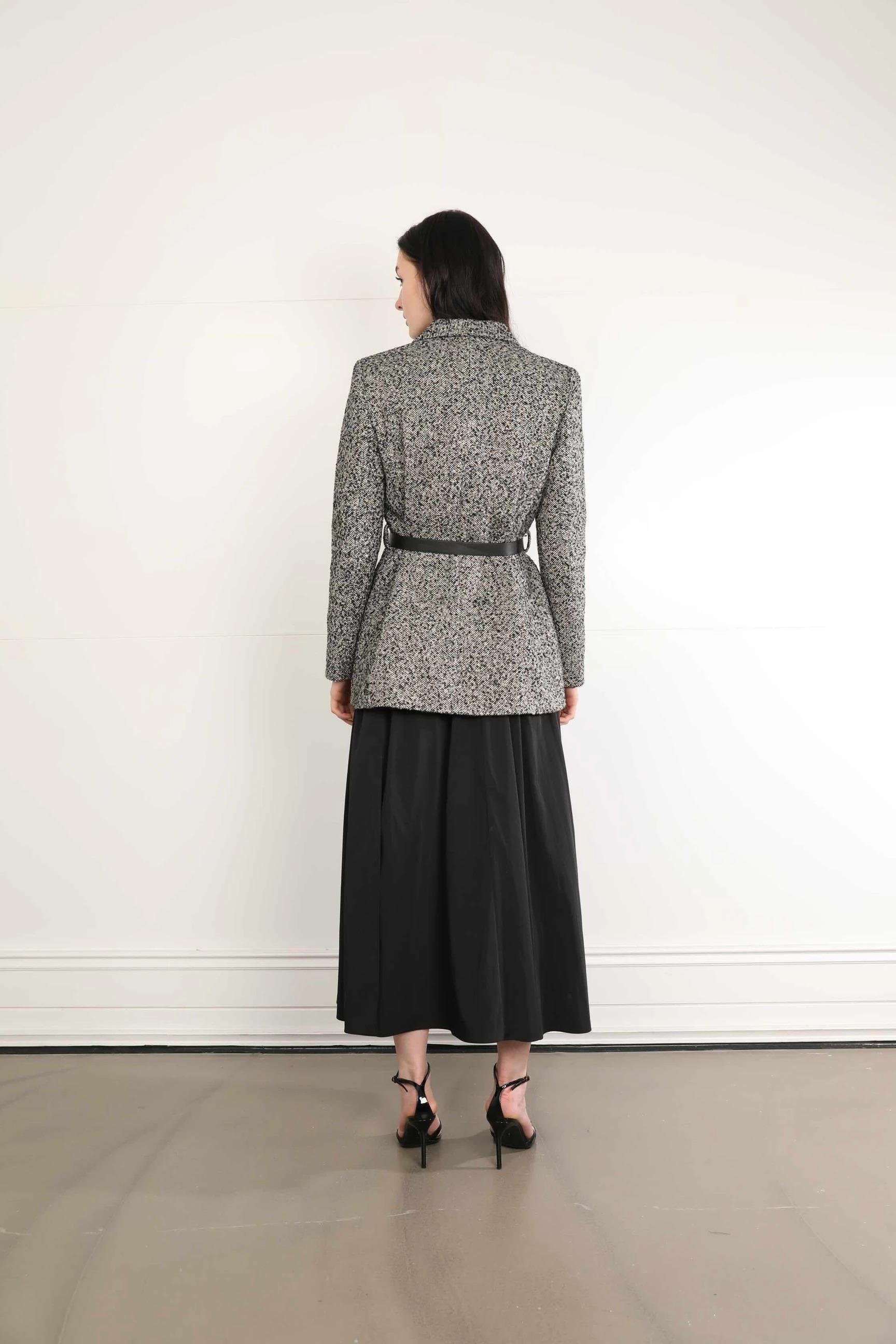 90883 Kemerli Kırçıllı Yakasız Kaşe Ceket