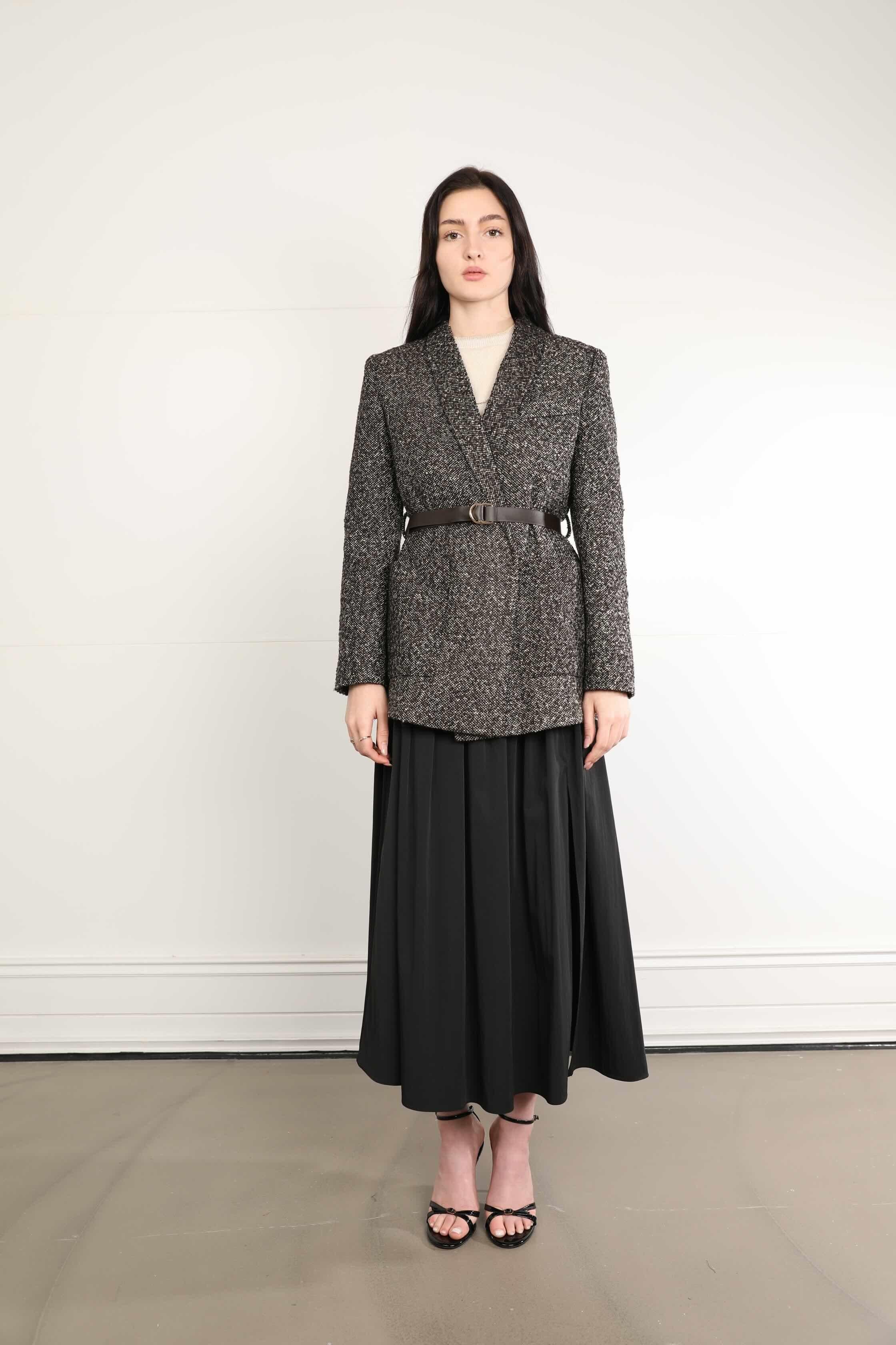 90883 Kemerli Kırçıllı Yakasız Kaşe Ceket