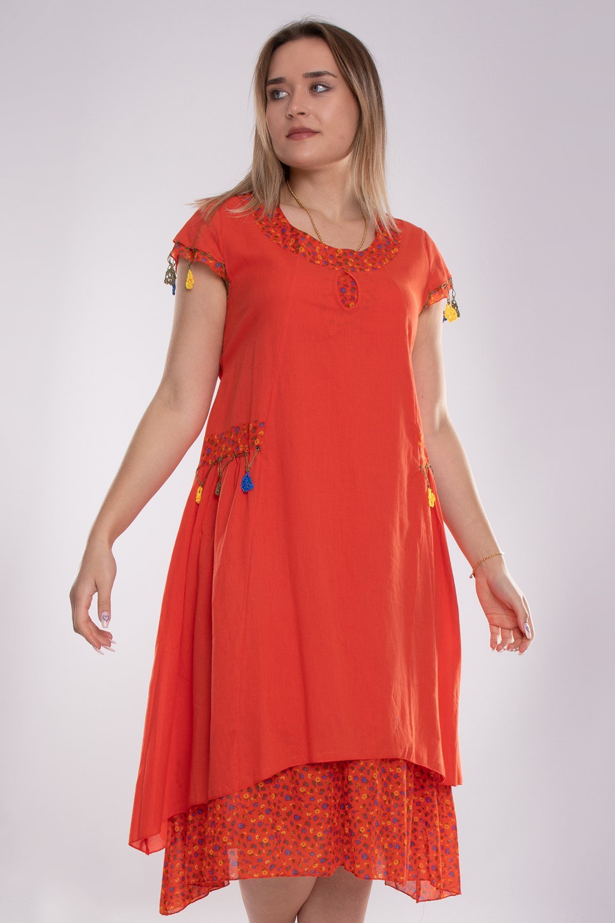 9115 Oya İşli Eteği Parçalı Katlı Kısa Kol Pmauk Otantik Elbise