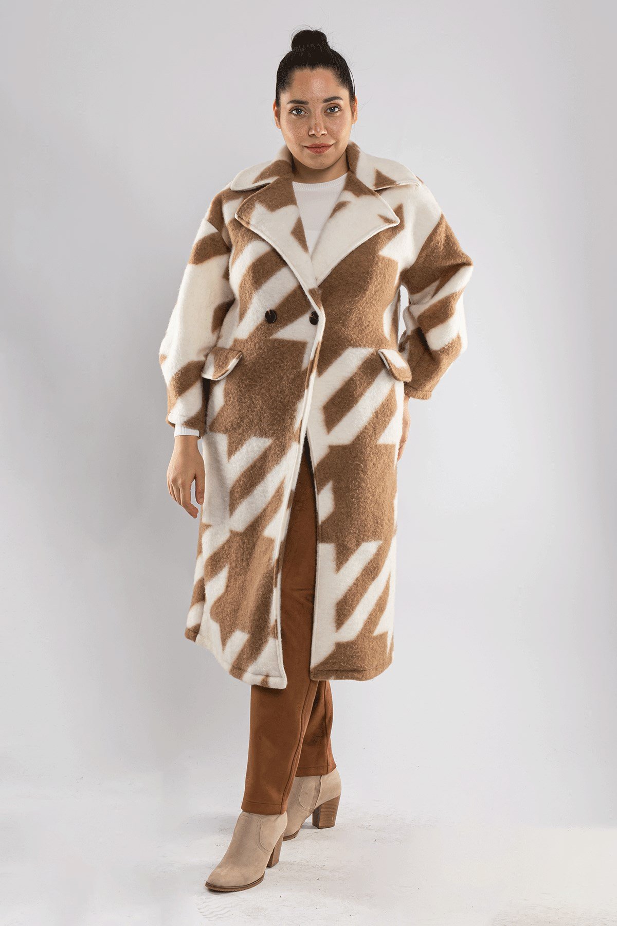 9137 Büyük Beden Kazayağı Desen Kadın Kaşe Kaban