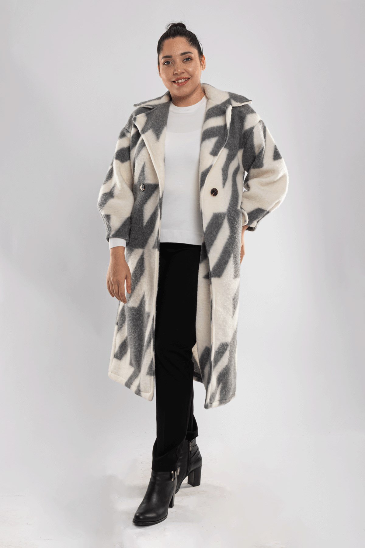 9137 Büyük Beden Kazayağı Desen Kadın Kaşe Kaban