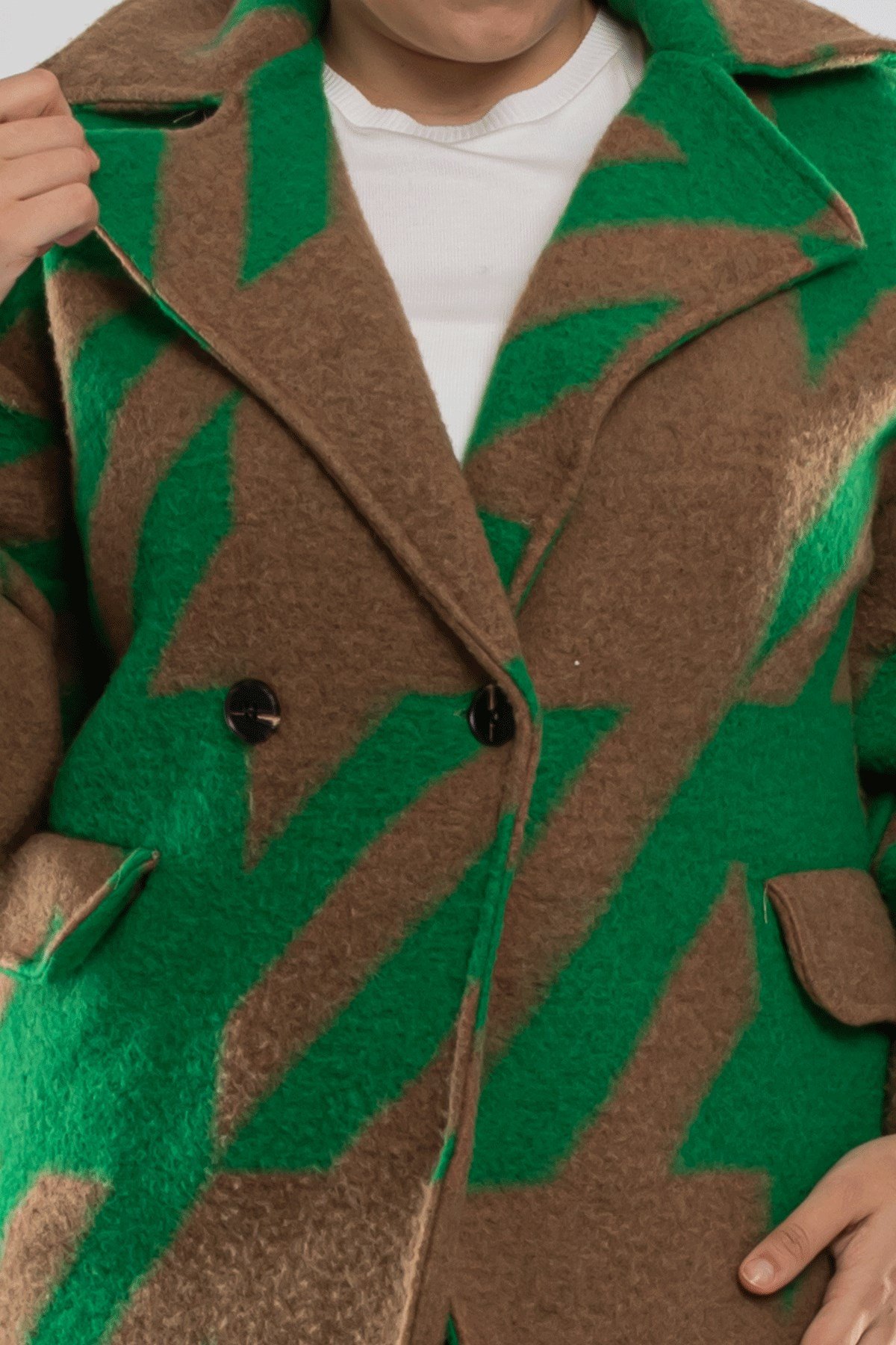 9137 Büyük Beden Kazayağı Desen Kadın Kaşe Kaban