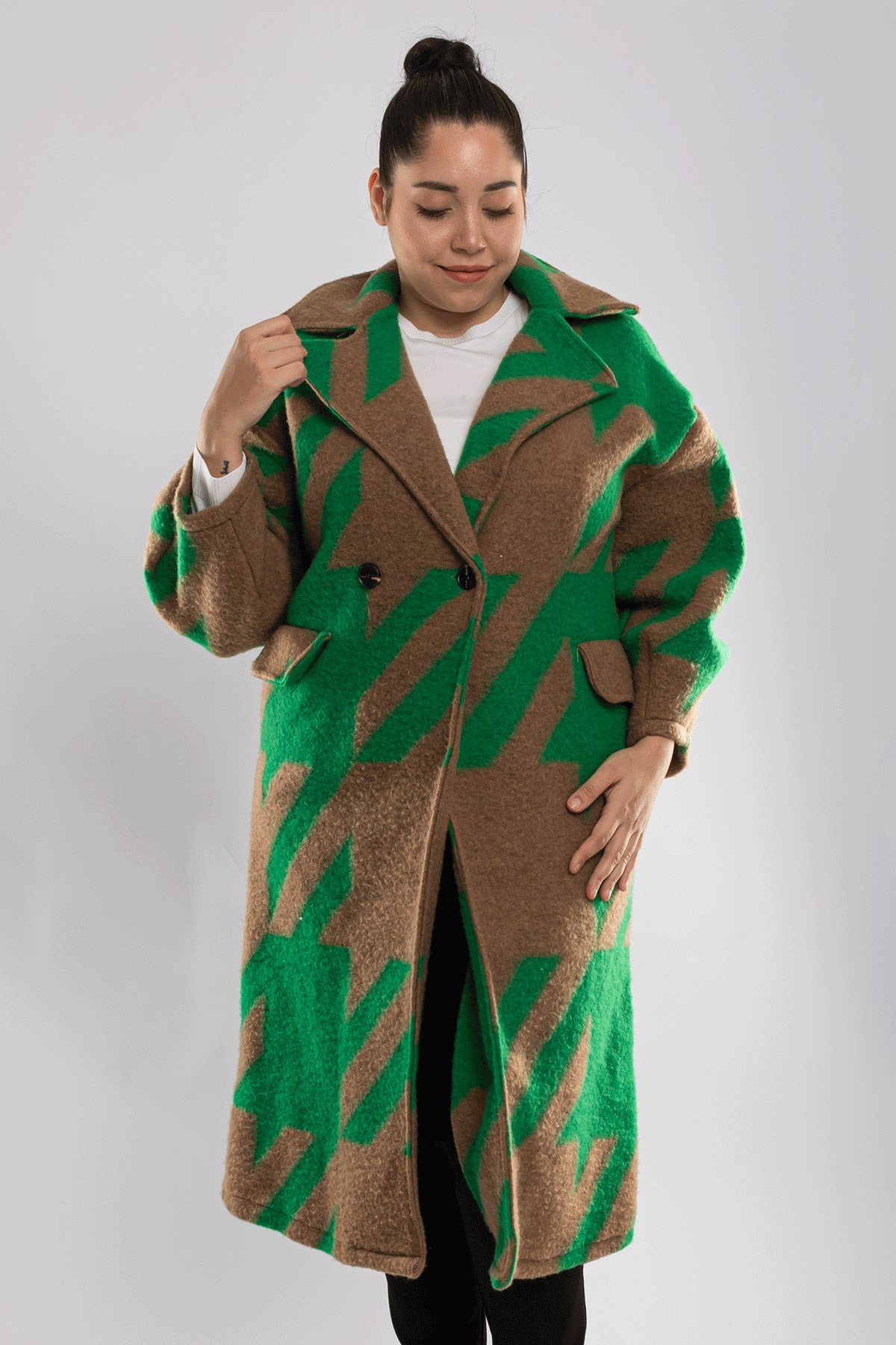 9137 Büyük Beden Kazayağı Desen Kadın Kaşe Kaban