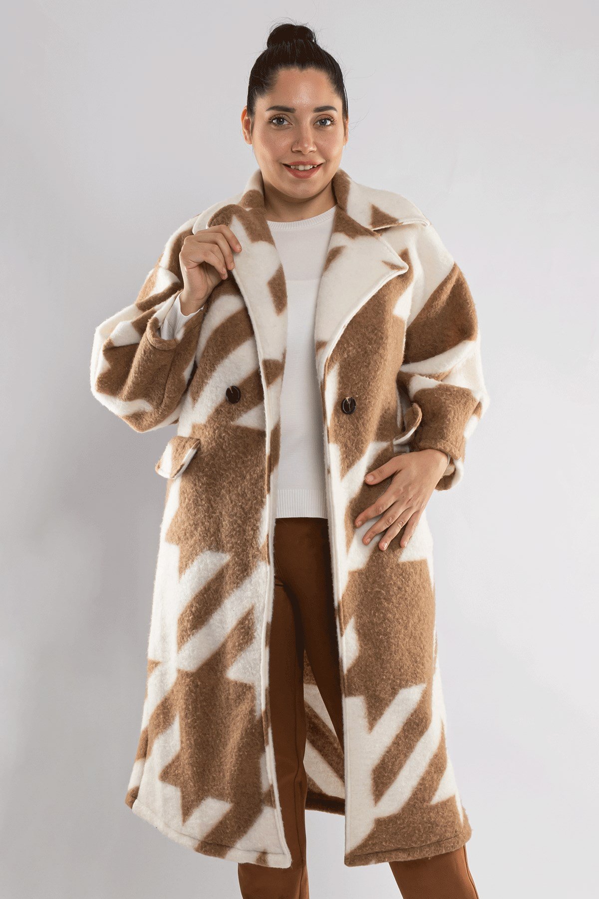 9137 Büyük Beden Kazayağı Desen Kadın Kaşe Kaban